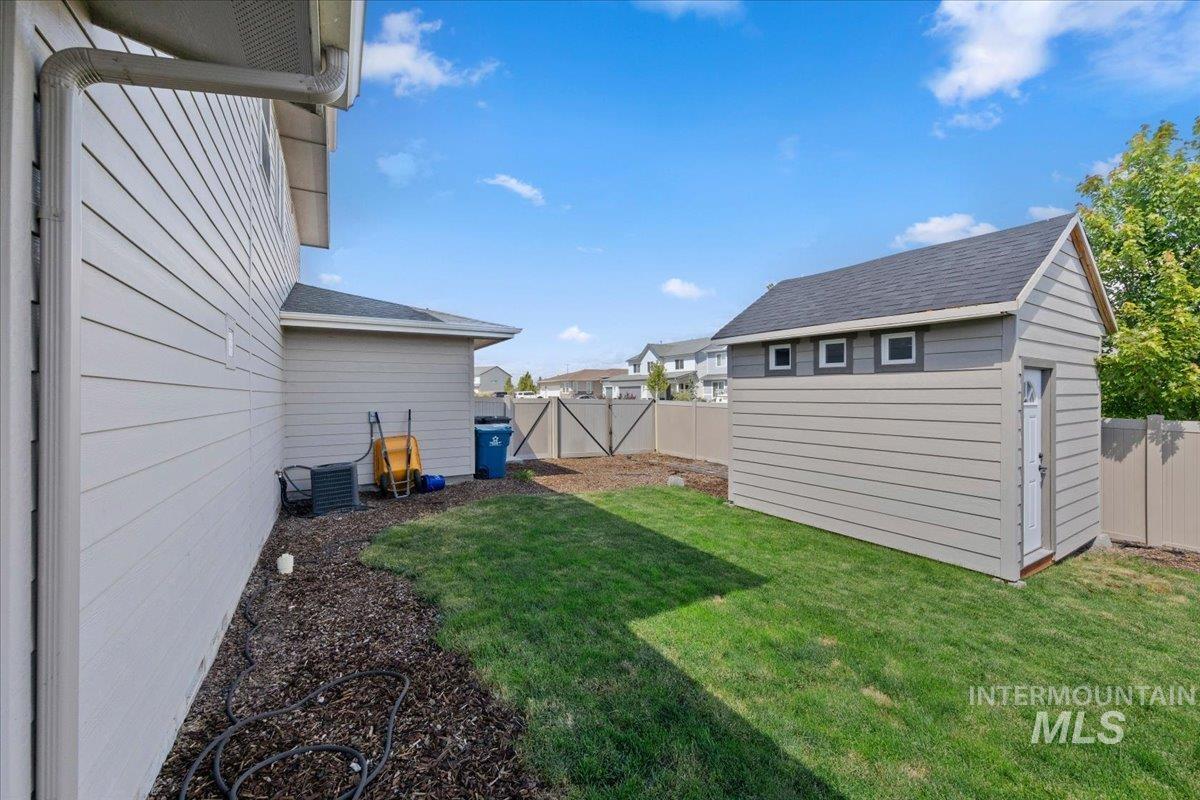 11055 Roaring Fork St, Caldwell, Idaho 83605, 4 Bedrooms, 2.5 Bathrooms, Residential For Sale, Price $484,900,MLS 98994022