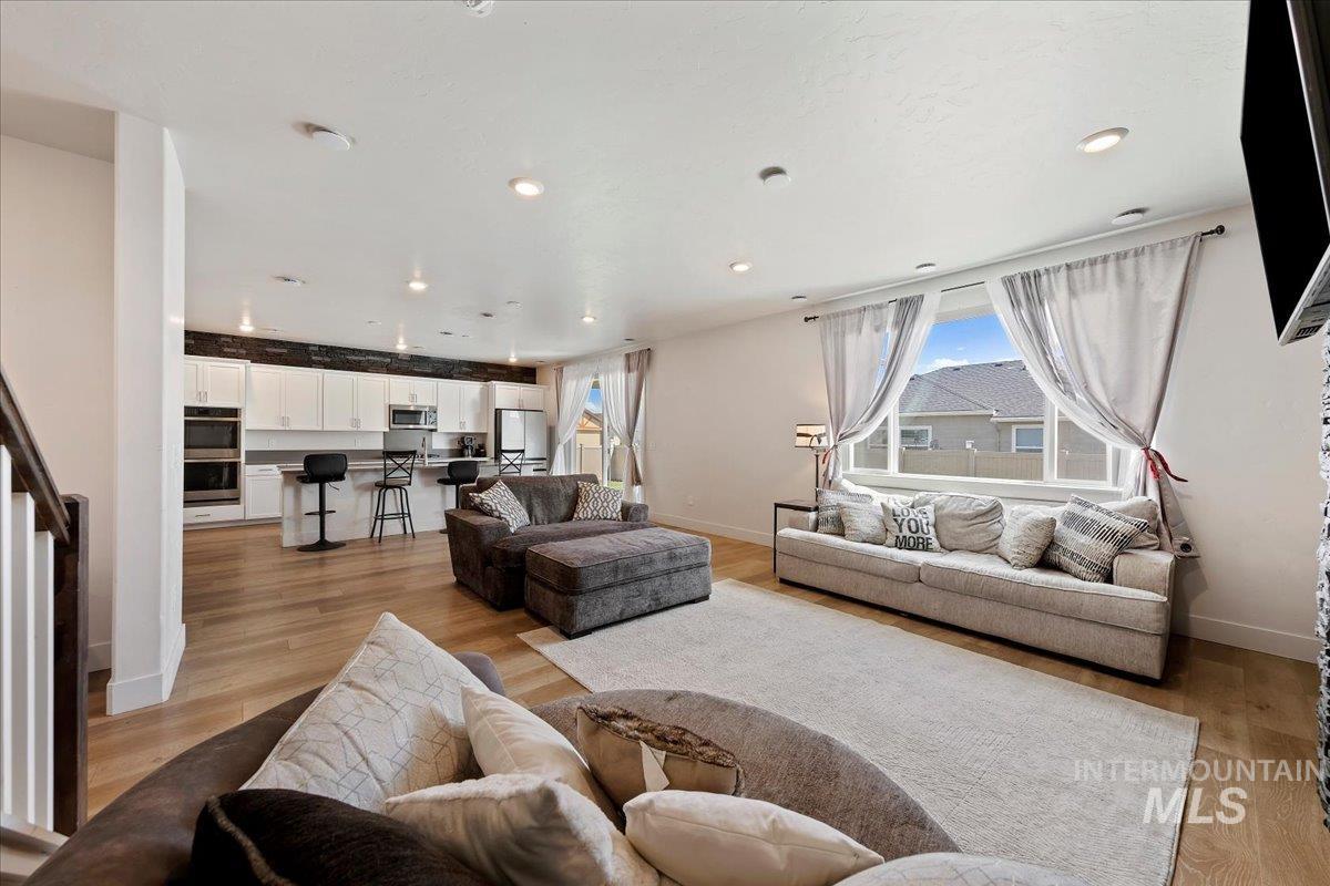 11055 Roaring Fork St, Caldwell, Idaho 83605, 4 Bedrooms, 2.5 Bathrooms, Residential For Sale, Price $484,900,MLS 98994022