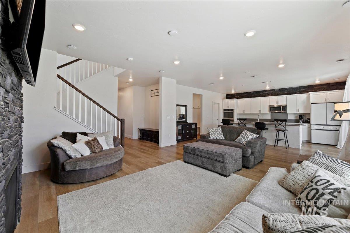 11055 Roaring Fork St, Caldwell, Idaho 83605, 4 Bedrooms, 2.5 Bathrooms, Residential For Sale, Price $484,900,MLS 98994022