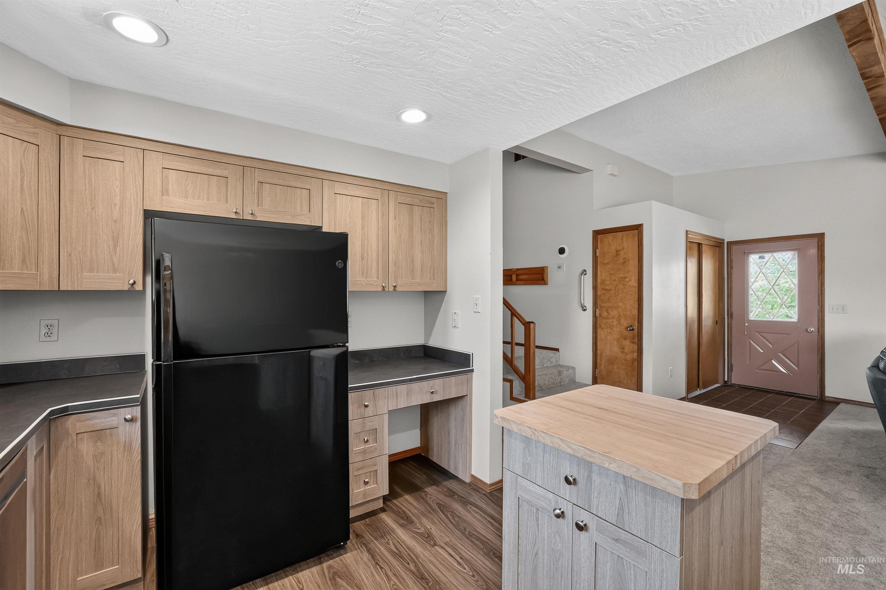 516 Skyline Dr, Cascade, Idaho 83611, 4 Bedrooms, 3 Bathrooms, Residential For Sale, Price $630,000,MLS 98994036