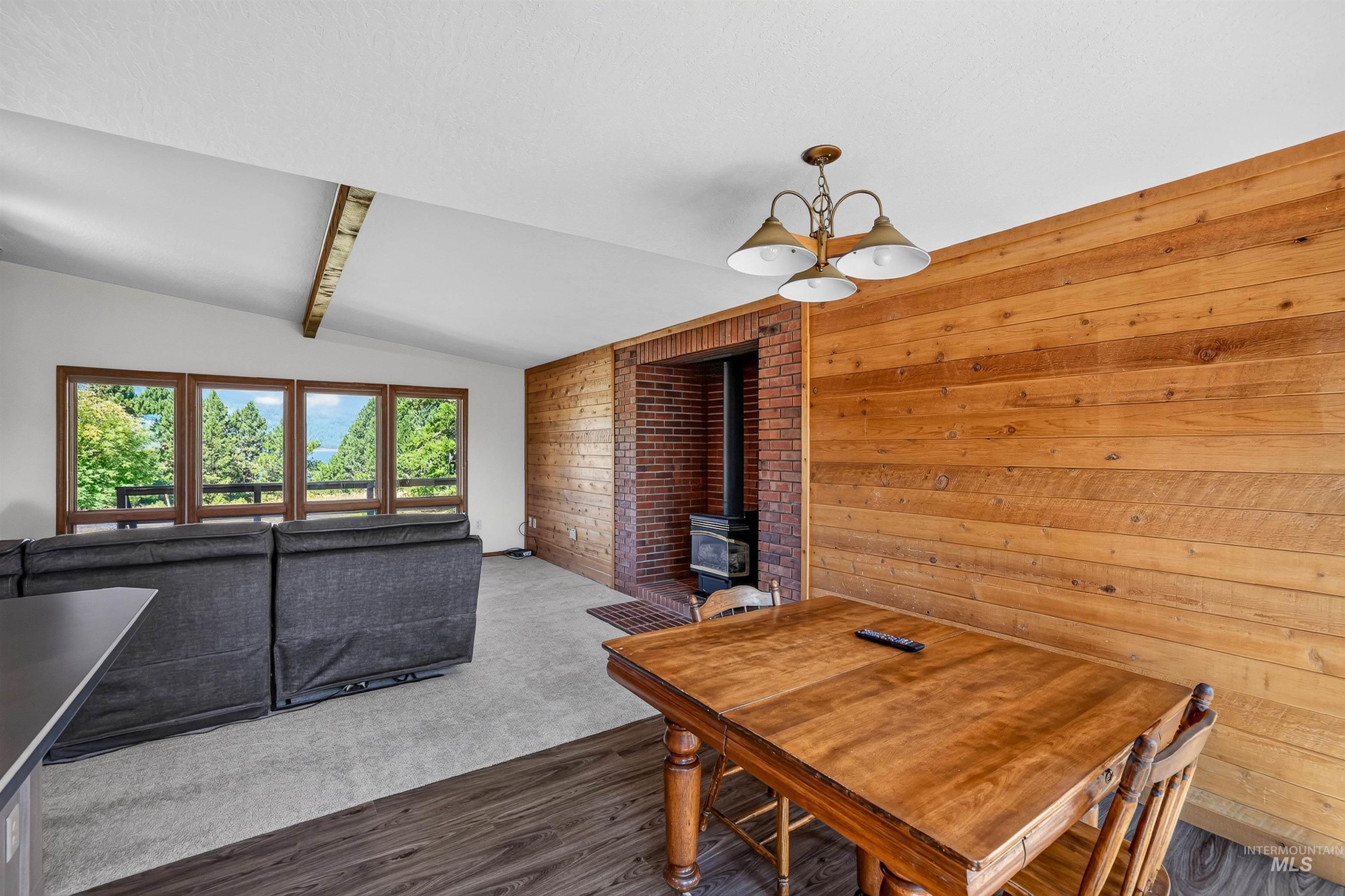 516 Skyline Dr, Cascade, Idaho 83611, 4 Bedrooms, 3 Bathrooms, Residential For Sale, Price $630,000,MLS 98994036
