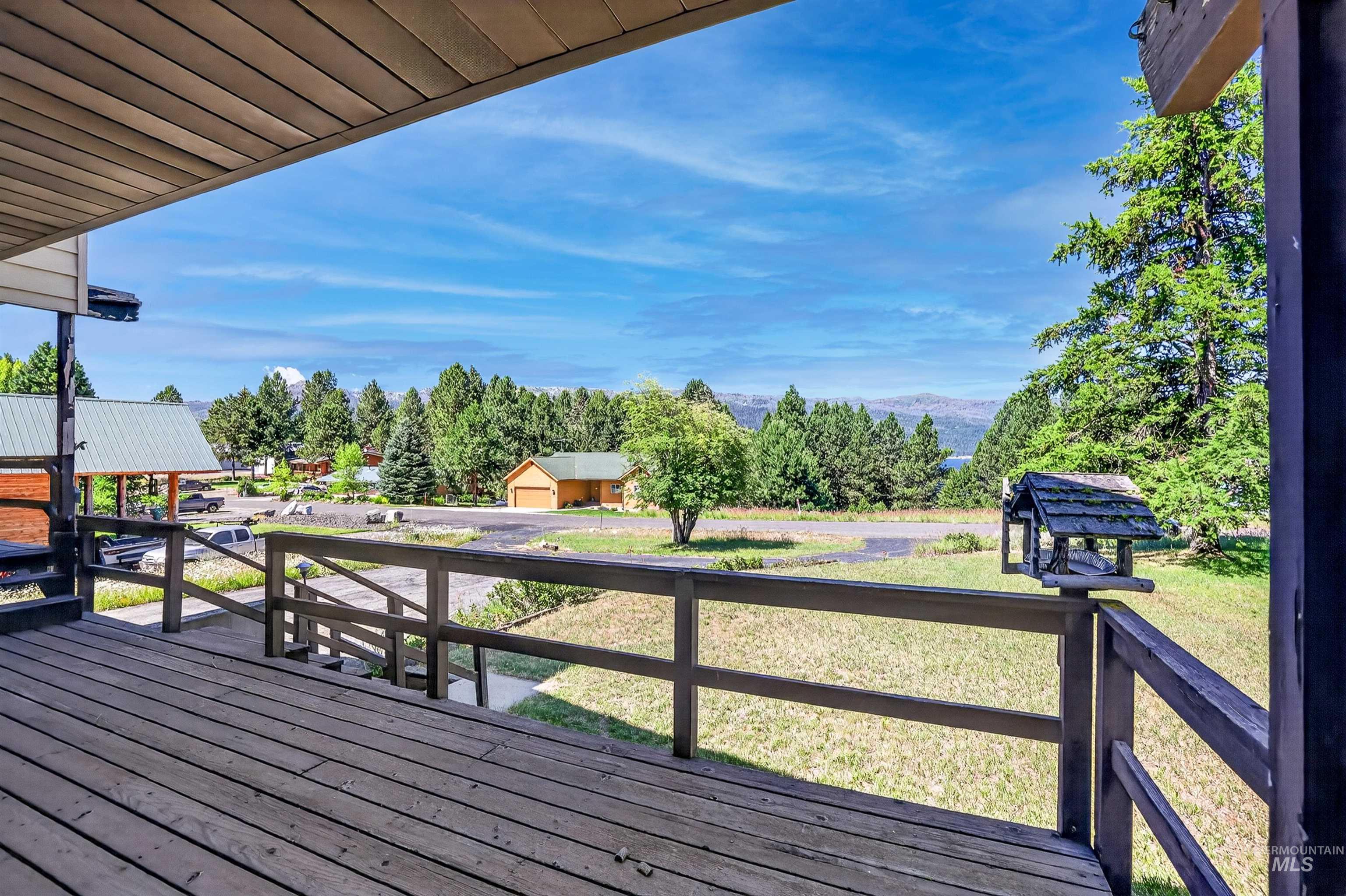 516 Skyline Dr, Cascade, Idaho 83611, 4 Bedrooms, 3 Bathrooms, Residential For Sale, Price $630,000,MLS 98994036