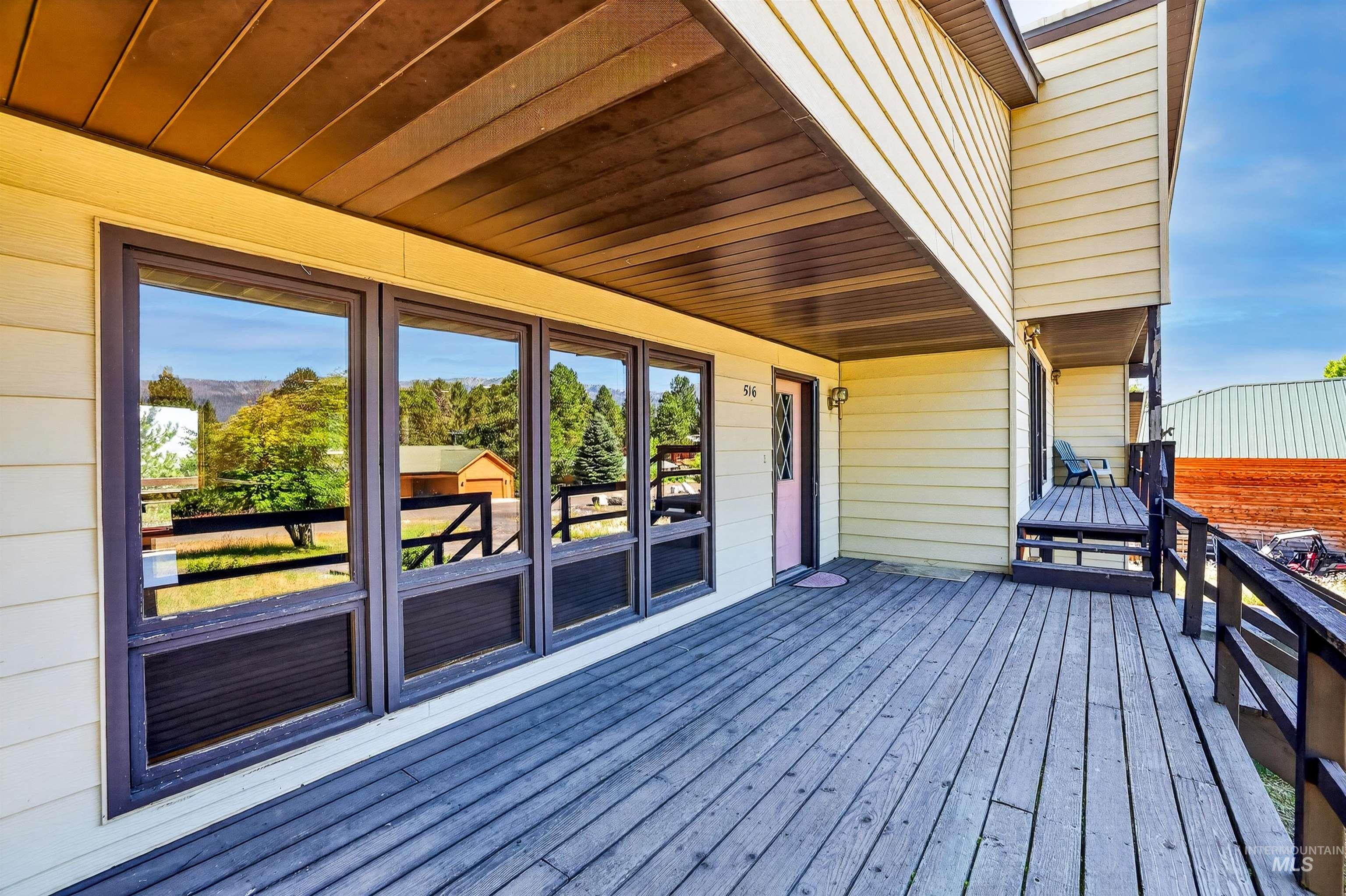 516 Skyline Dr, Cascade, Idaho 83611, 4 Bedrooms, 3 Bathrooms, Residential For Sale, Price $630,000,MLS 98994036