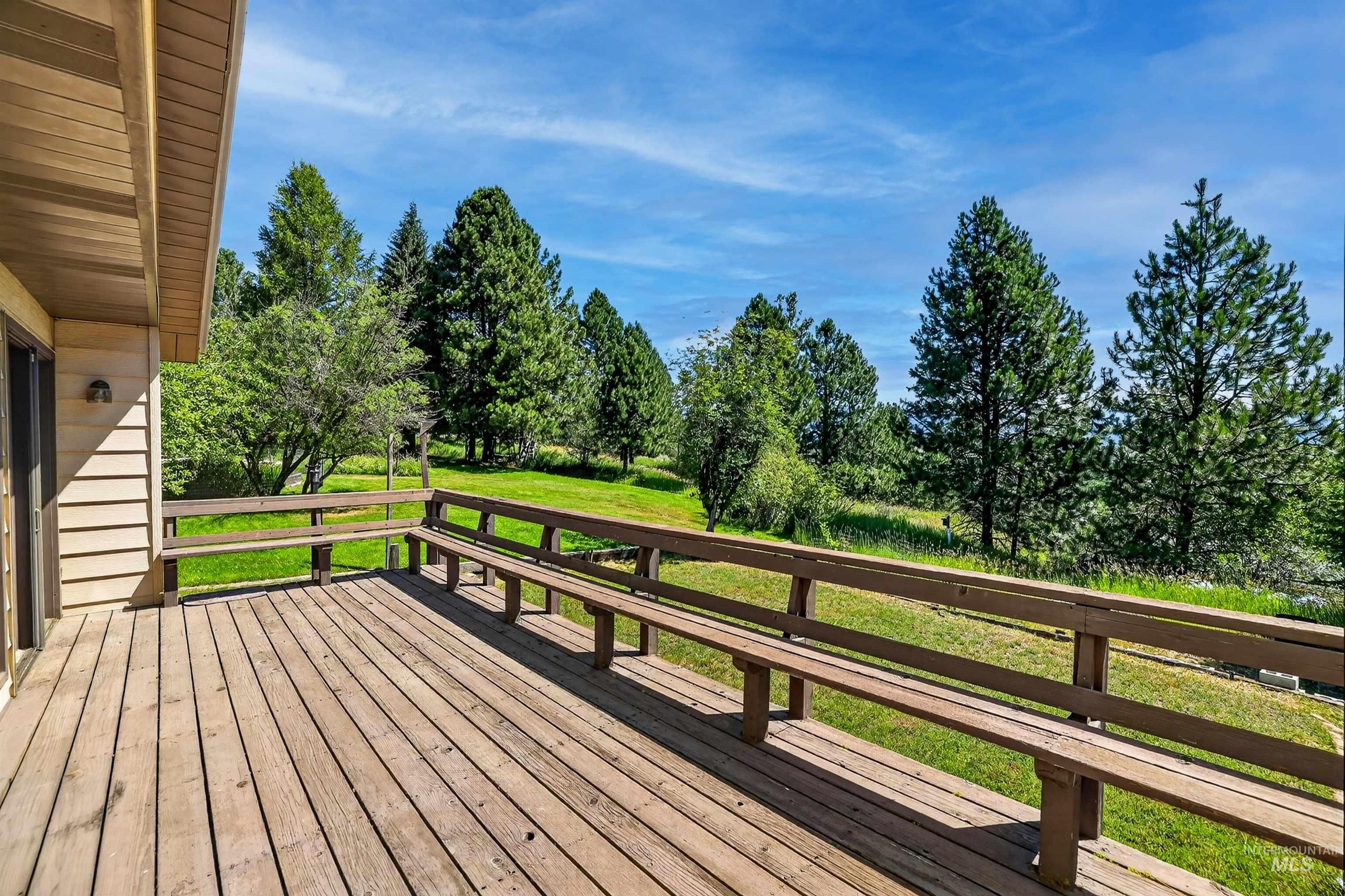 516 Skyline Dr, Cascade, Idaho 83611, 4 Bedrooms, 3 Bathrooms, Residential For Sale, Price $630,000,MLS 98994036