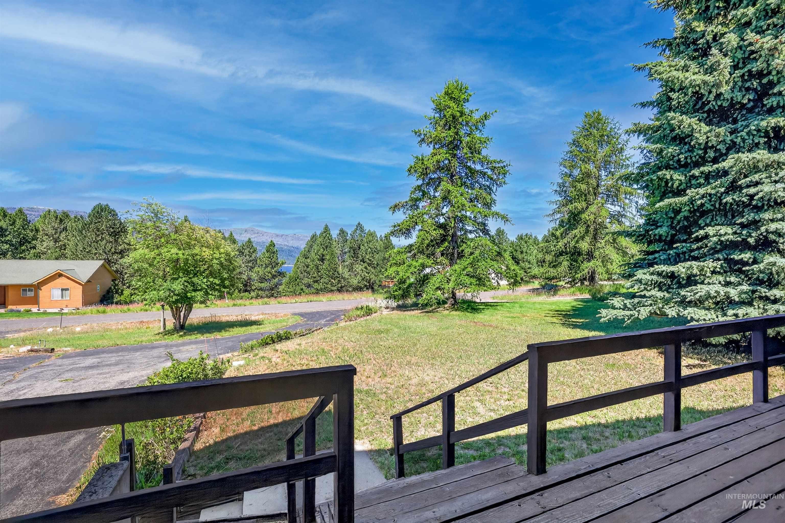 516 Skyline Dr, Cascade, Idaho 83611, 4 Bedrooms, 3 Bathrooms, Residential For Sale, Price $630,000,MLS 98994036