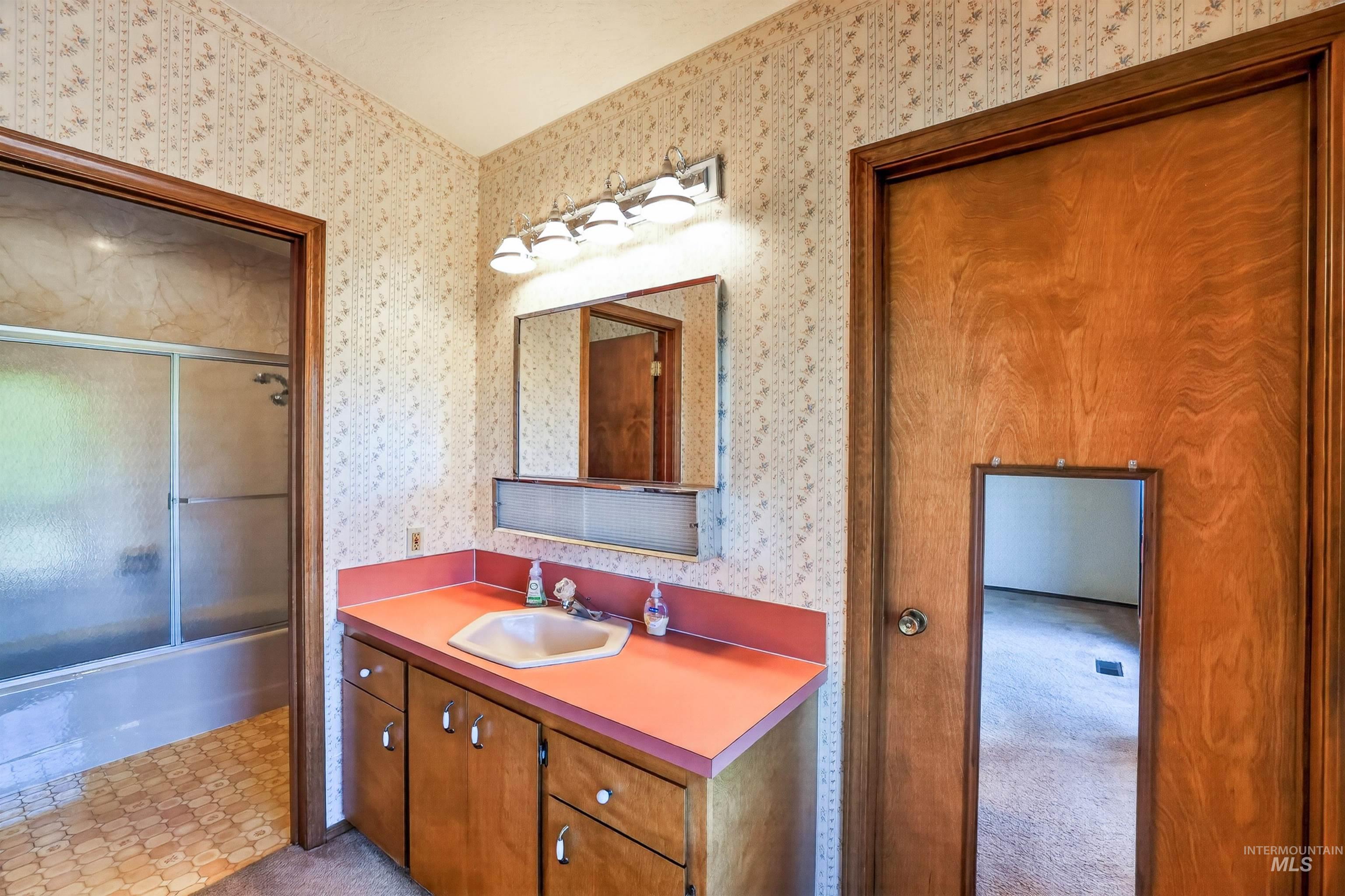 516 Skyline Dr, Cascade, Idaho 83611, 4 Bedrooms, 3 Bathrooms, Residential For Sale, Price $630,000,MLS 98994036