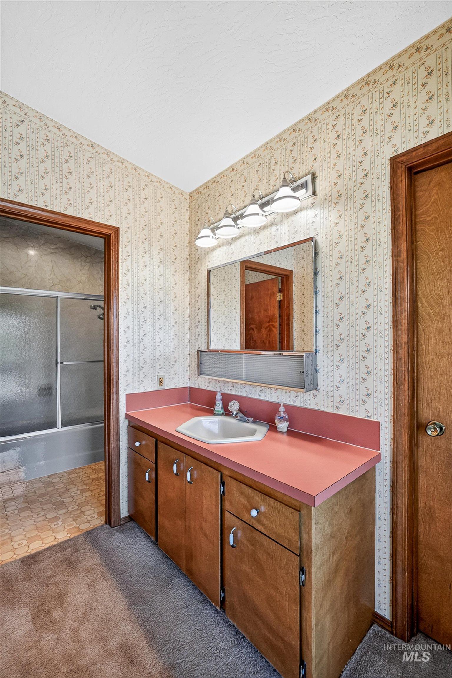 516 Skyline Dr, Cascade, Idaho 83611, 4 Bedrooms, 3 Bathrooms, Residential For Sale, Price $630,000,MLS 98994036