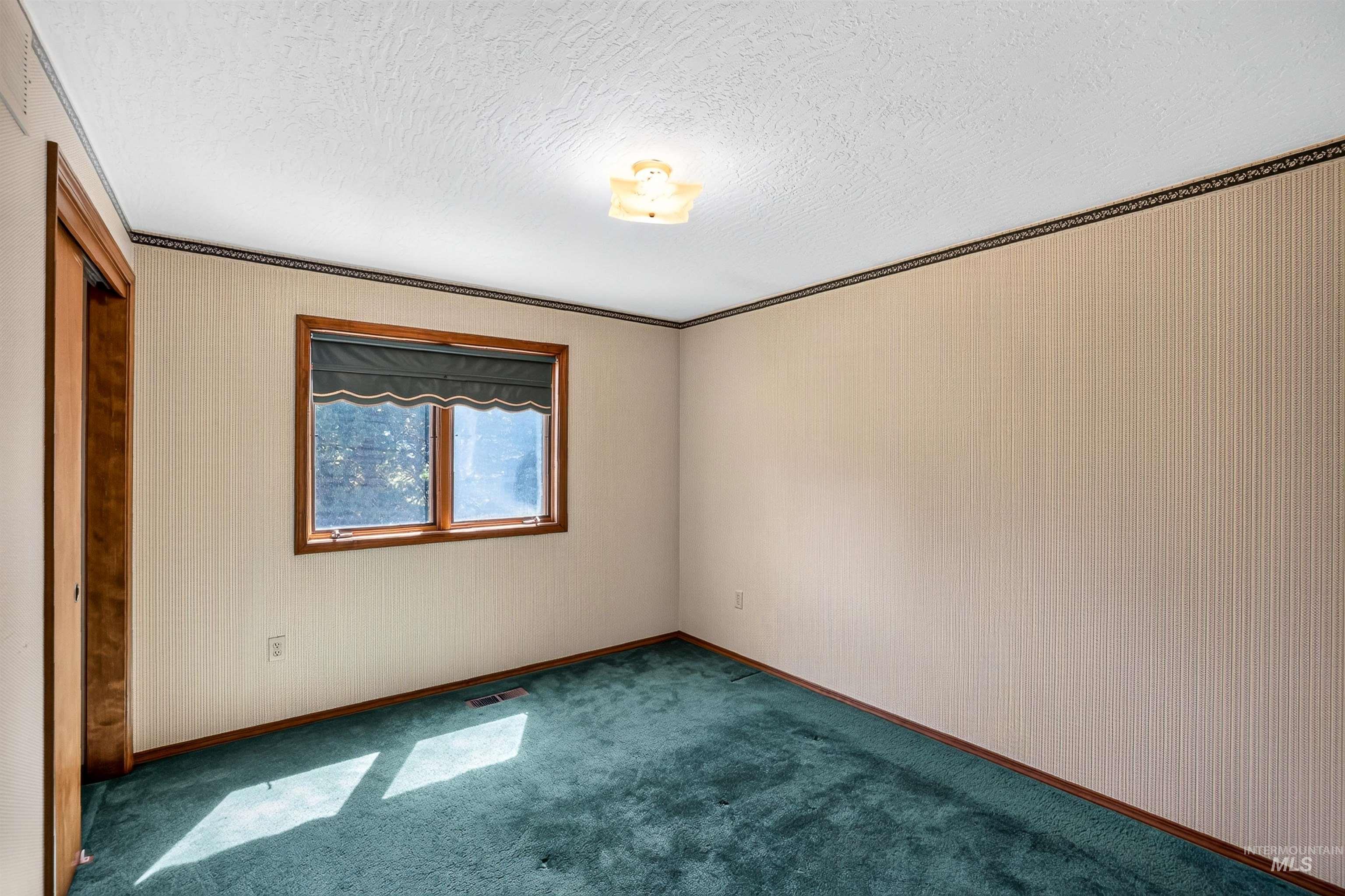 516 Skyline Dr, Cascade, Idaho 83611, 4 Bedrooms, 3 Bathrooms, Residential For Sale, Price $630,000,MLS 98994036