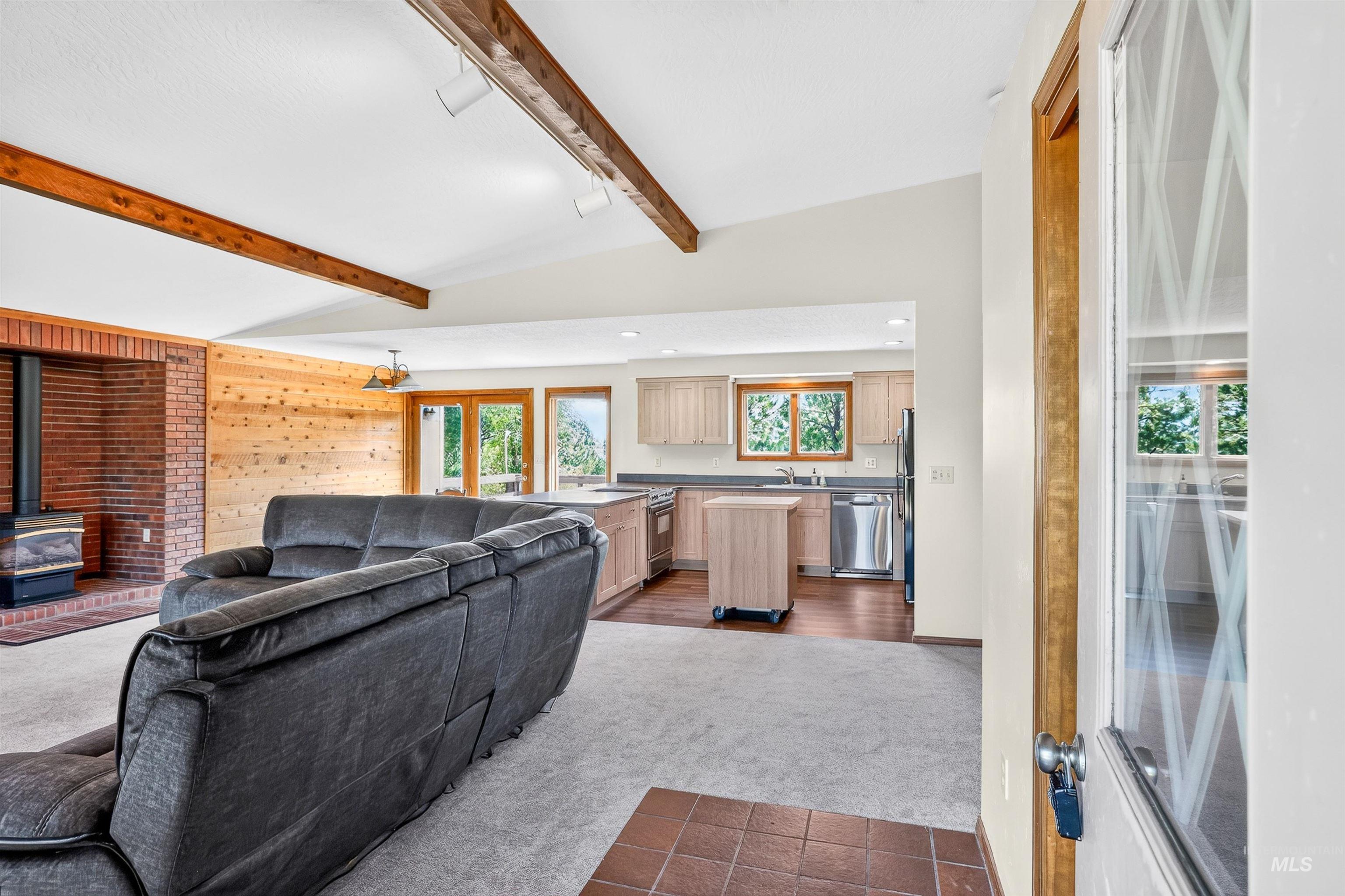 516 Skyline Dr, Cascade, Idaho 83611, 4 Bedrooms, 3 Bathrooms, Residential For Sale, Price $630,000,MLS 98994036