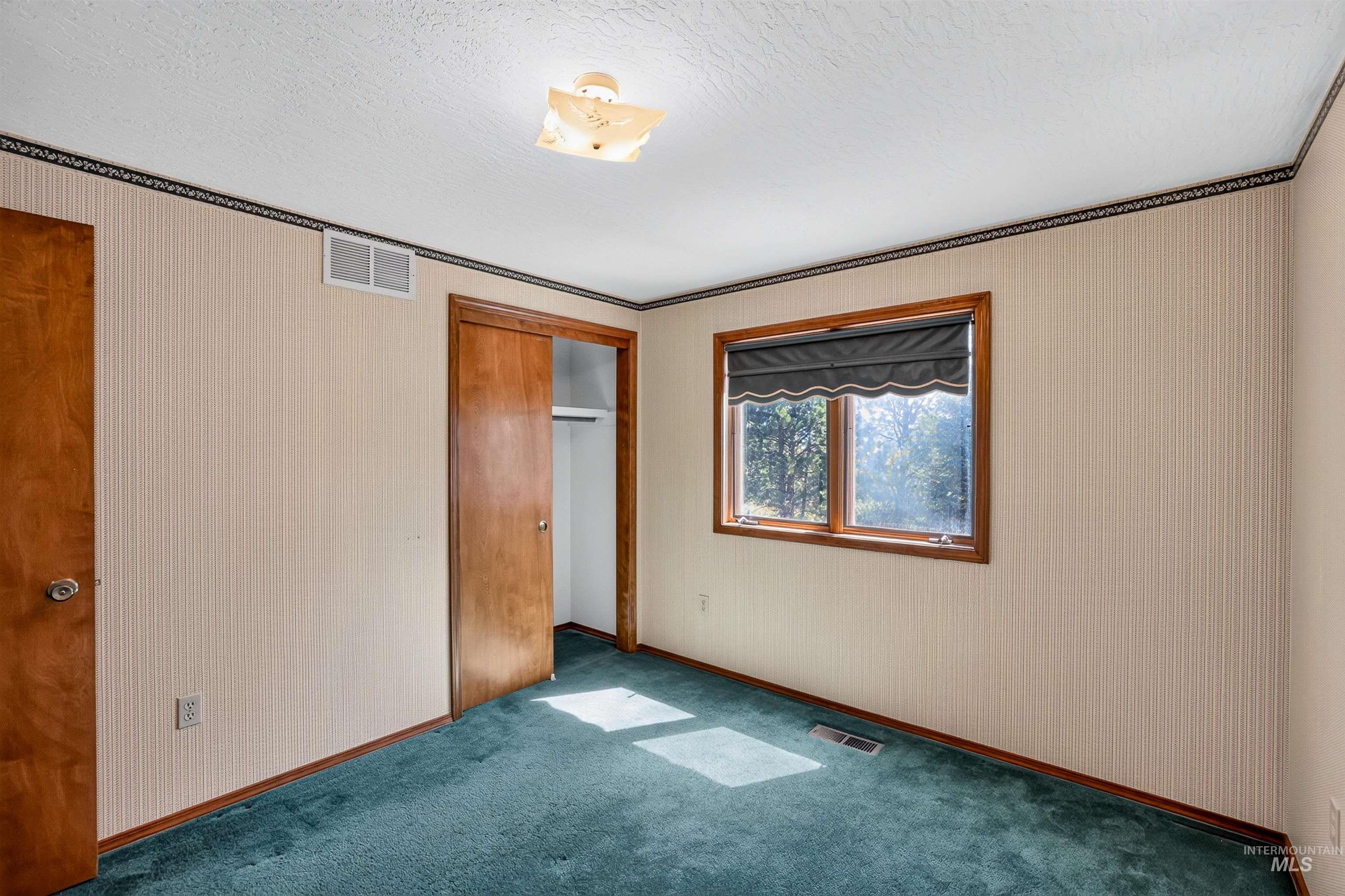516 Skyline Dr, Cascade, Idaho 83611, 4 Bedrooms, 3 Bathrooms, Residential For Sale, Price $630,000,MLS 98994036
