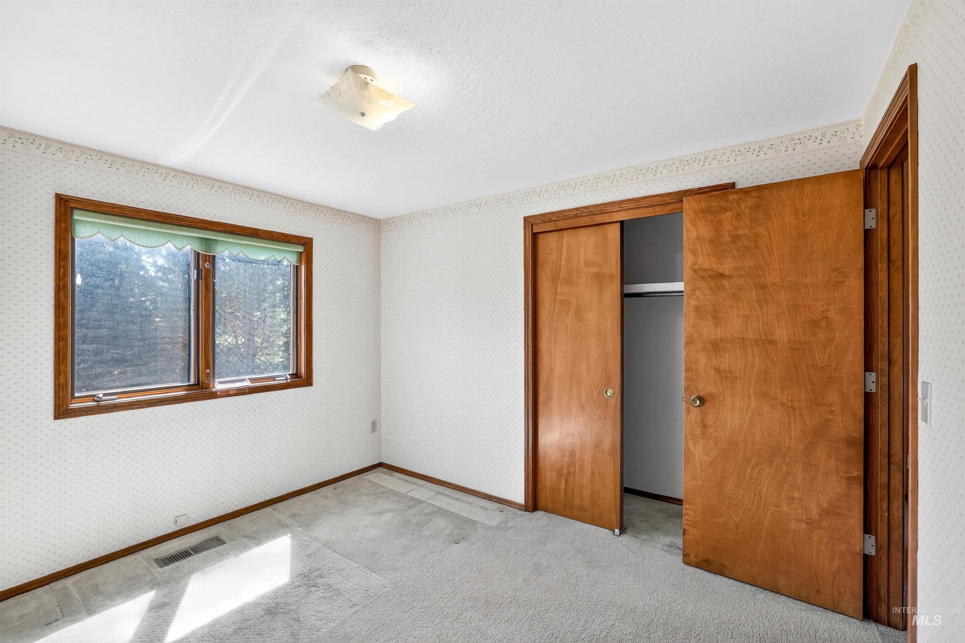 516 Skyline Dr, Cascade, Idaho 83611, 4 Bedrooms, 3 Bathrooms, Residential For Sale, Price $630,000,MLS 98994036