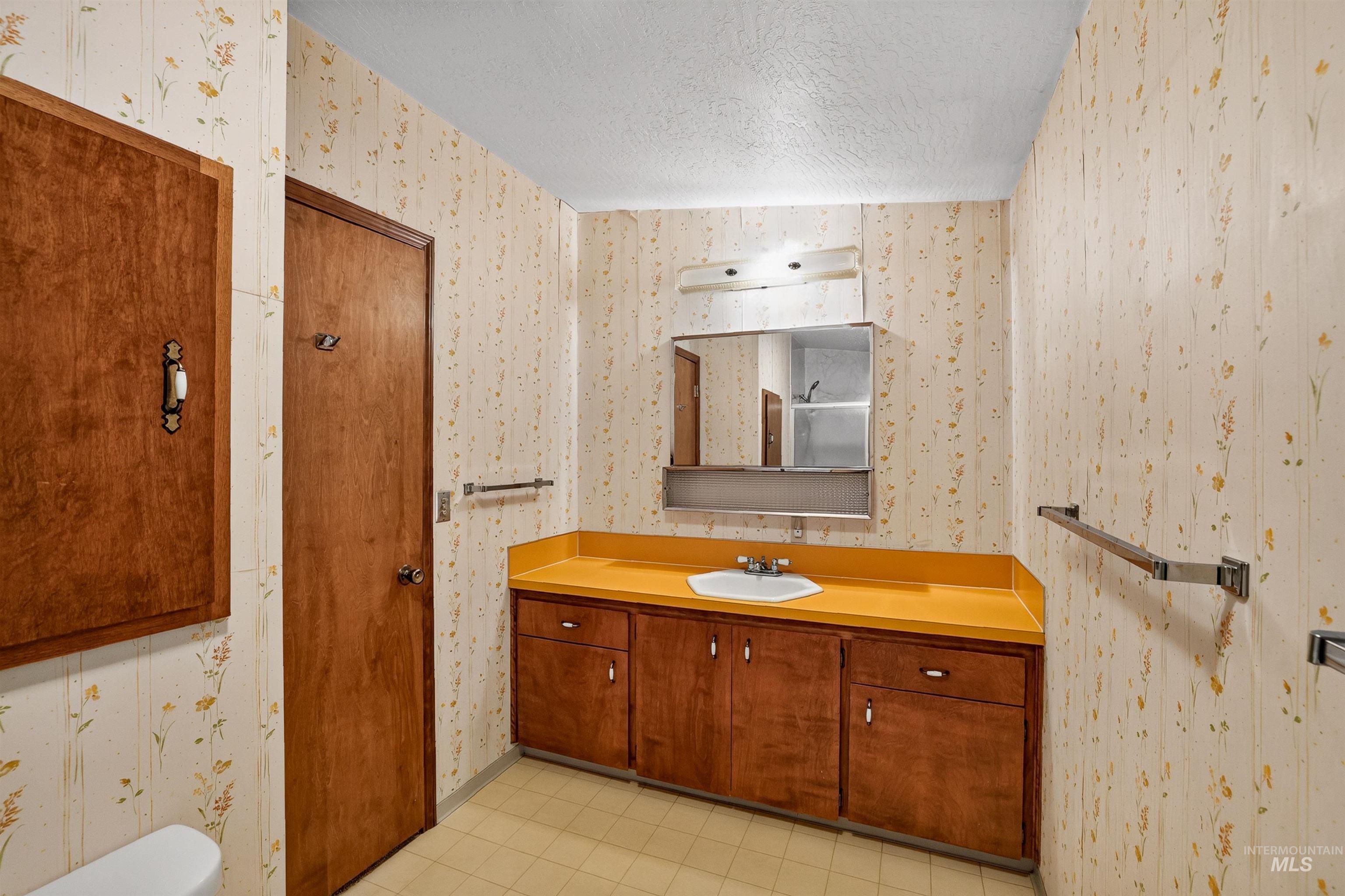 516 Skyline Dr, Cascade, Idaho 83611, 4 Bedrooms, 3 Bathrooms, Residential For Sale, Price $630,000,MLS 98994036