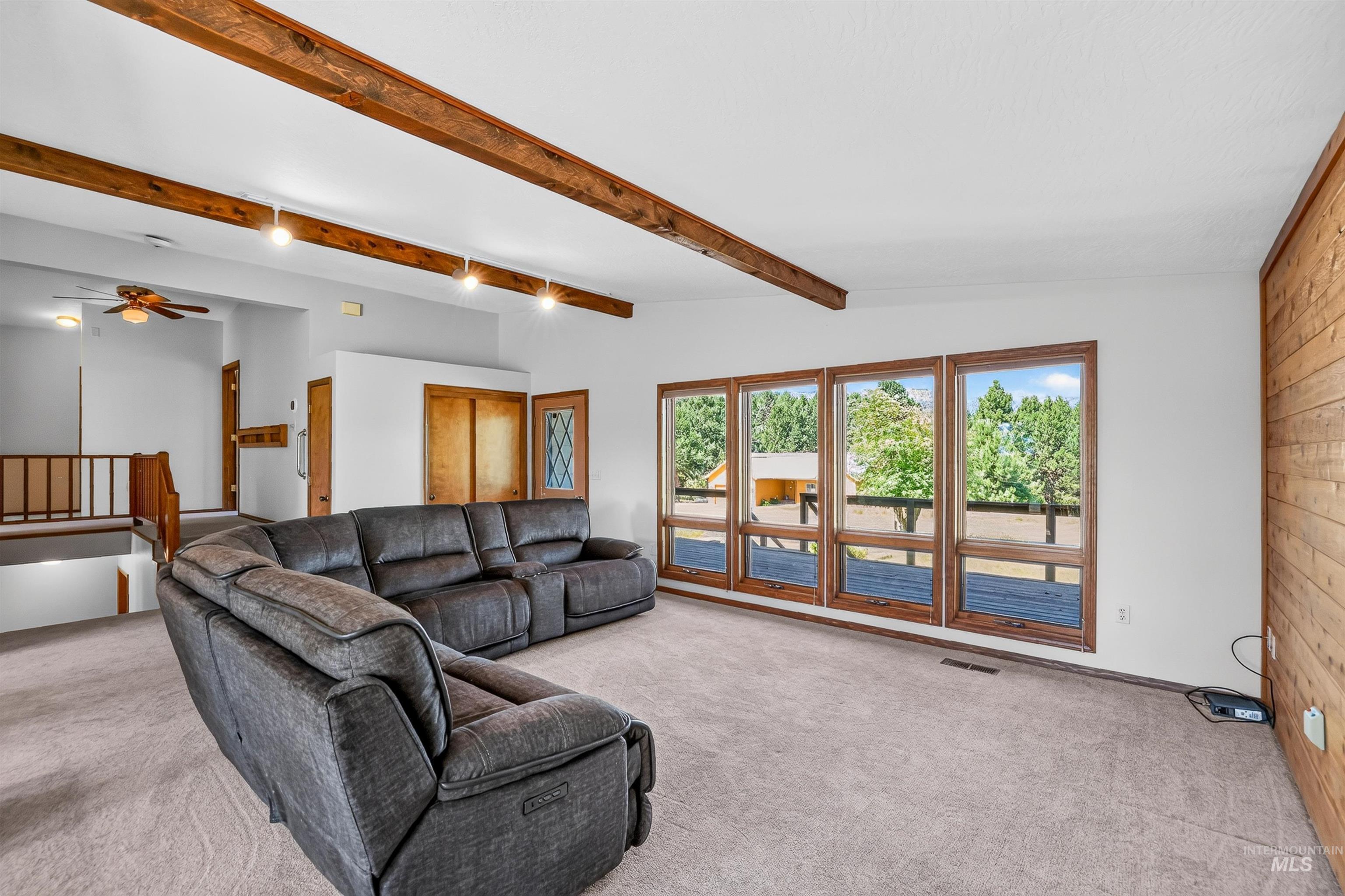 516 Skyline Dr, Cascade, Idaho 83611, 4 Bedrooms, 3 Bathrooms, Residential For Sale, Price $630,000,MLS 98994036