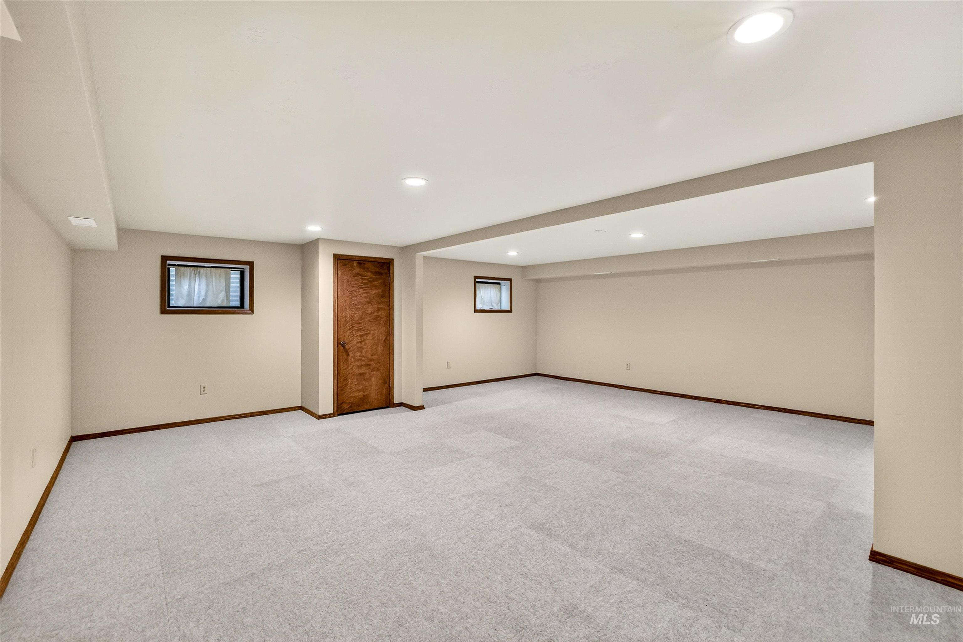516 Skyline Dr, Cascade, Idaho 83611, 4 Bedrooms, 3 Bathrooms, Residential For Sale, Price $630,000,MLS 98994036