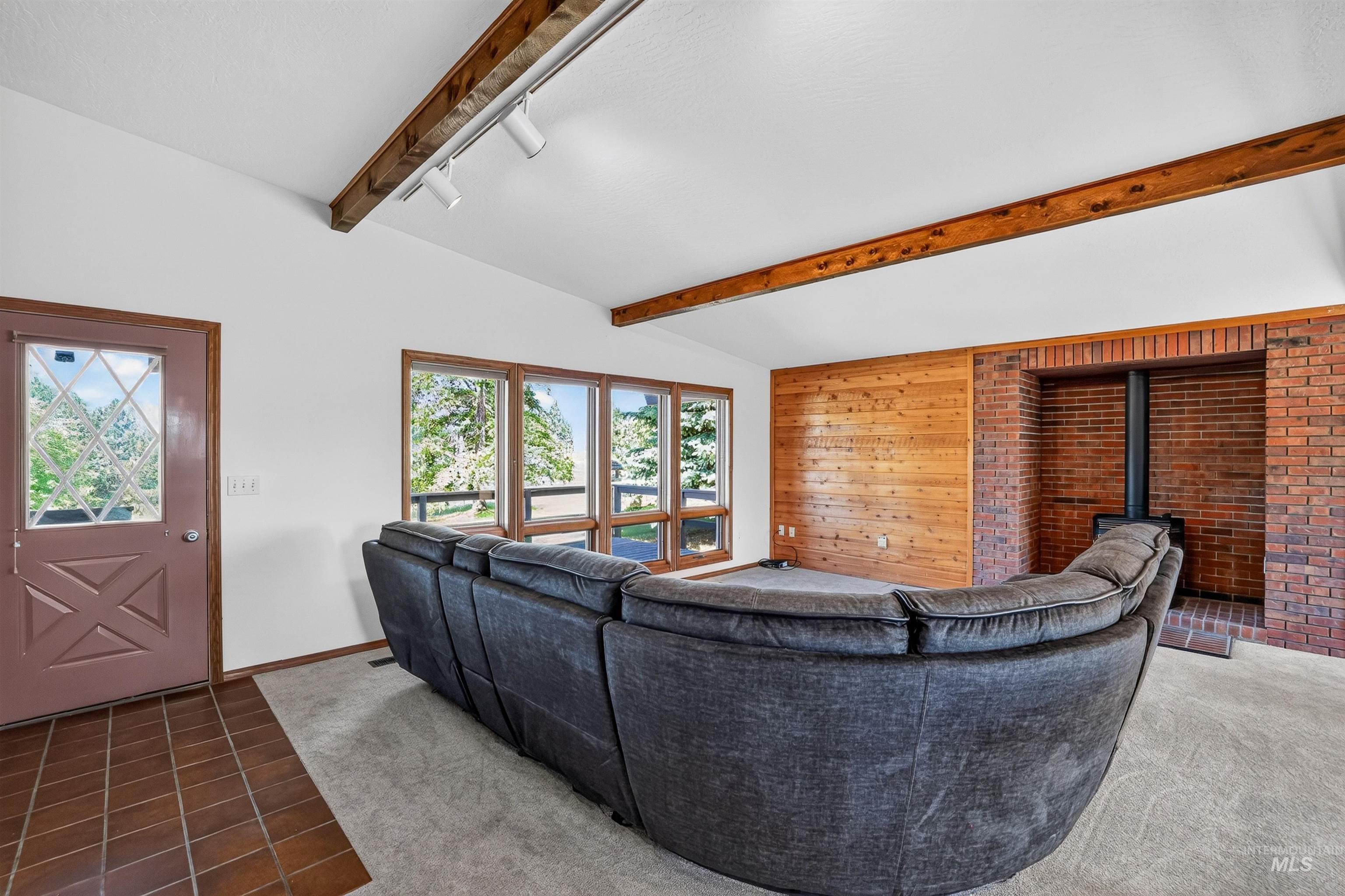 516 Skyline Dr, Cascade, Idaho 83611, 4 Bedrooms, 3 Bathrooms, Residential For Sale, Price $630,000,MLS 98994036