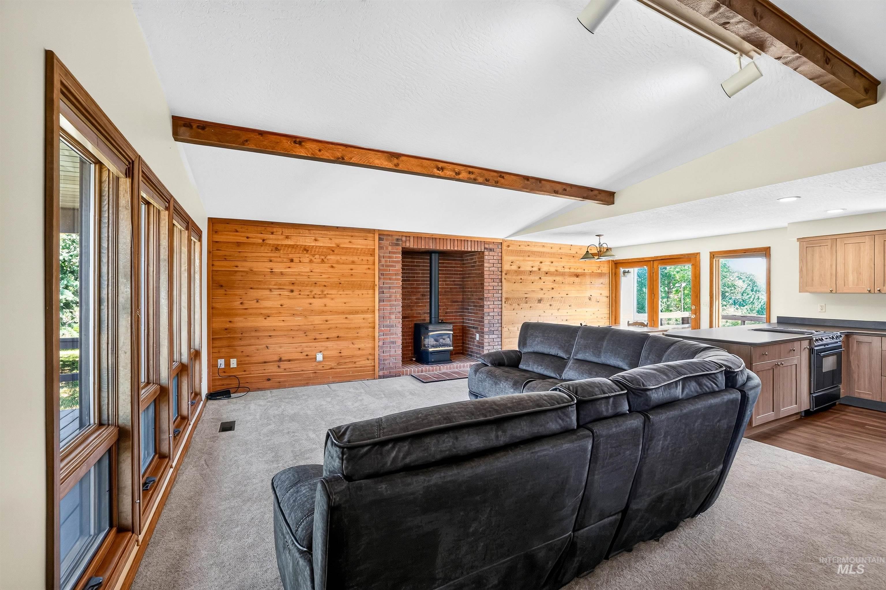 516 Skyline Dr, Cascade, Idaho 83611, 4 Bedrooms, 3 Bathrooms, Residential For Sale, Price $630,000,MLS 98994036