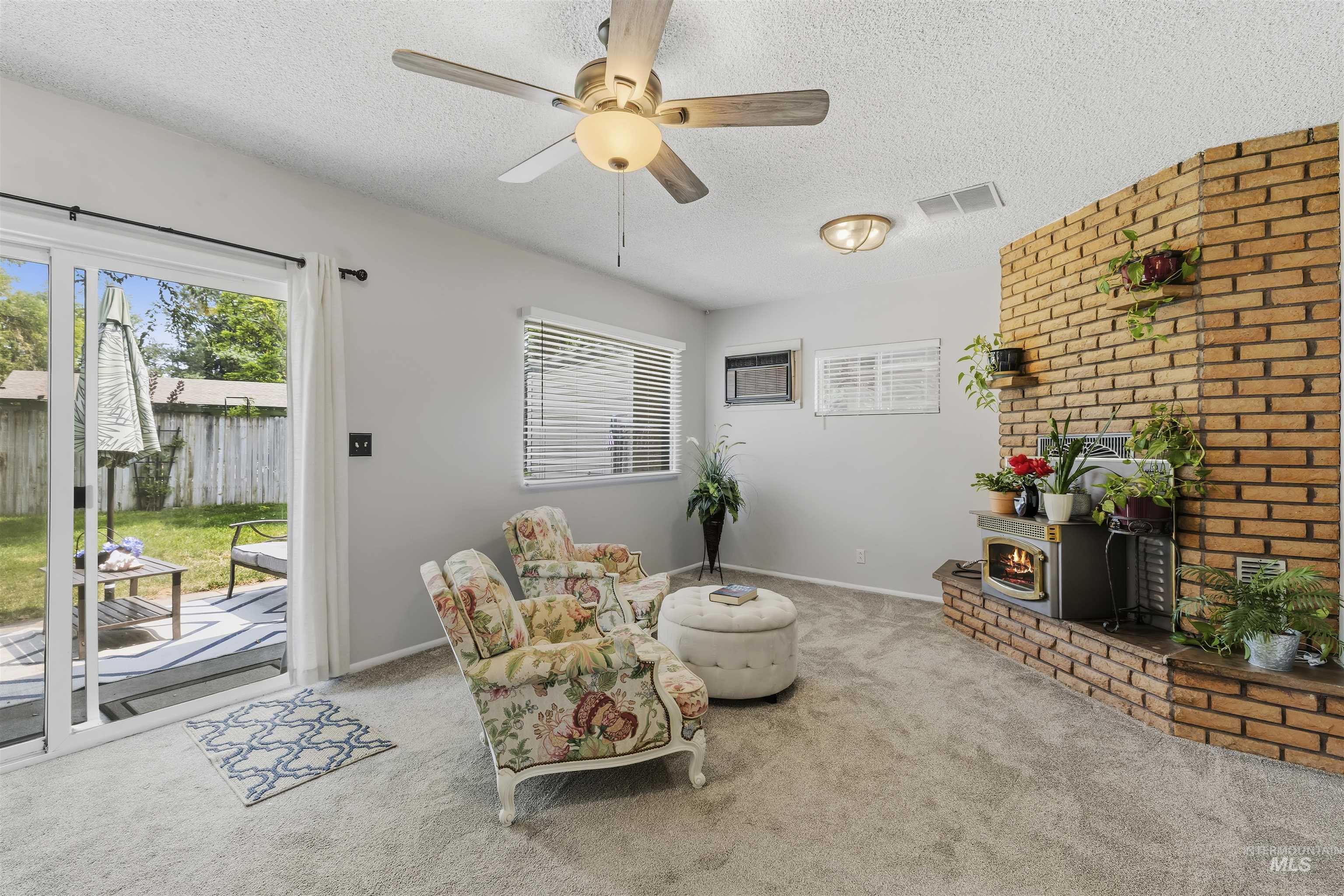 2816 N Innis, Boise, Idaho 83703, 3 Bedrooms, 2 Bathrooms, Residential For Sale, Price $499,000,MLS 98994046