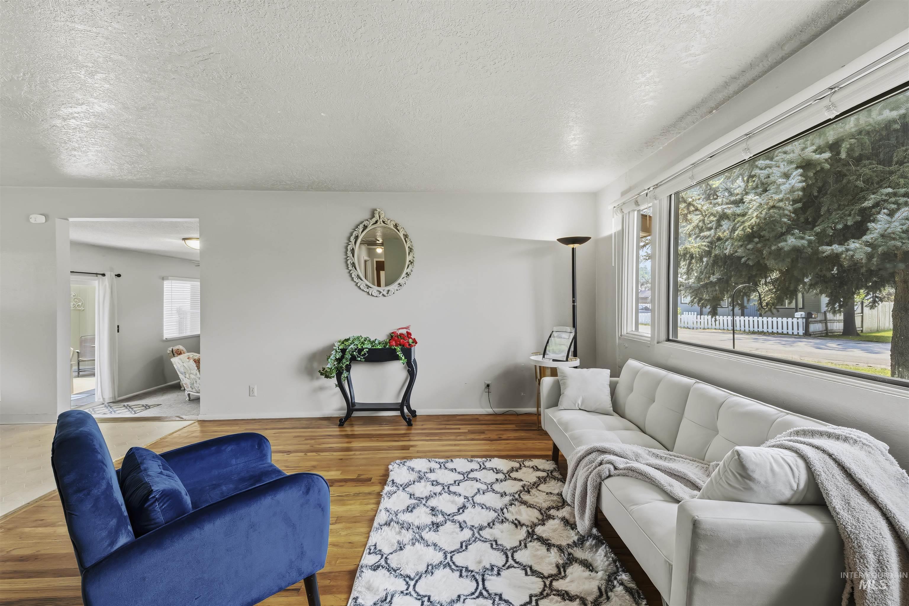 2816 N Innis, Boise, Idaho 83703, 3 Bedrooms, 2 Bathrooms, Residential For Sale, Price $499,000,MLS 98994046