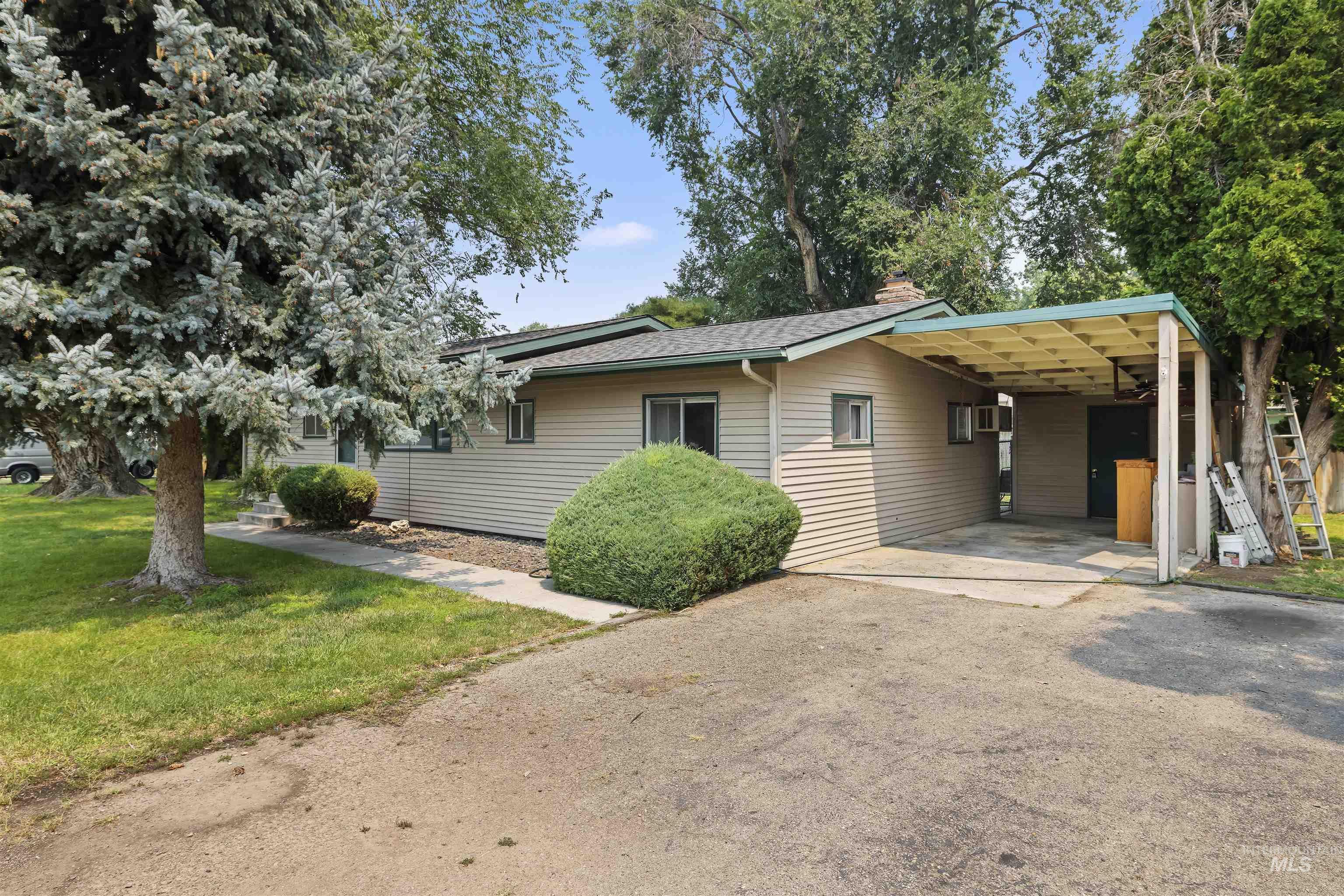 2816 N Innis, Boise, Idaho 83703, 3 Bedrooms, 2 Bathrooms, Residential For Sale, Price $499,000,MLS 98994046