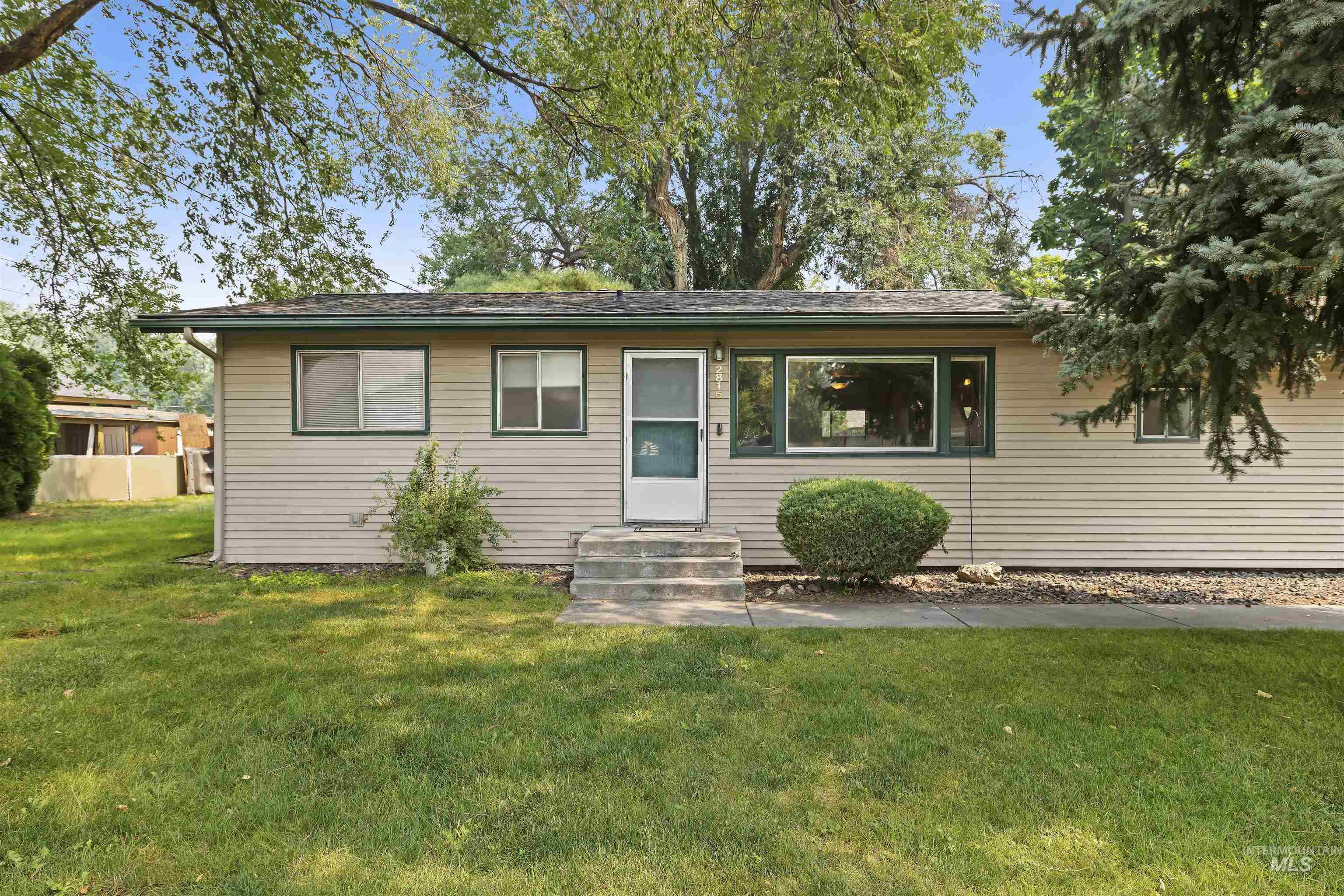 2816 N Innis, Boise, Idaho 83703, 3 Bedrooms, 2 Bathrooms, Residential For Sale, Price $499,000,MLS 98994046