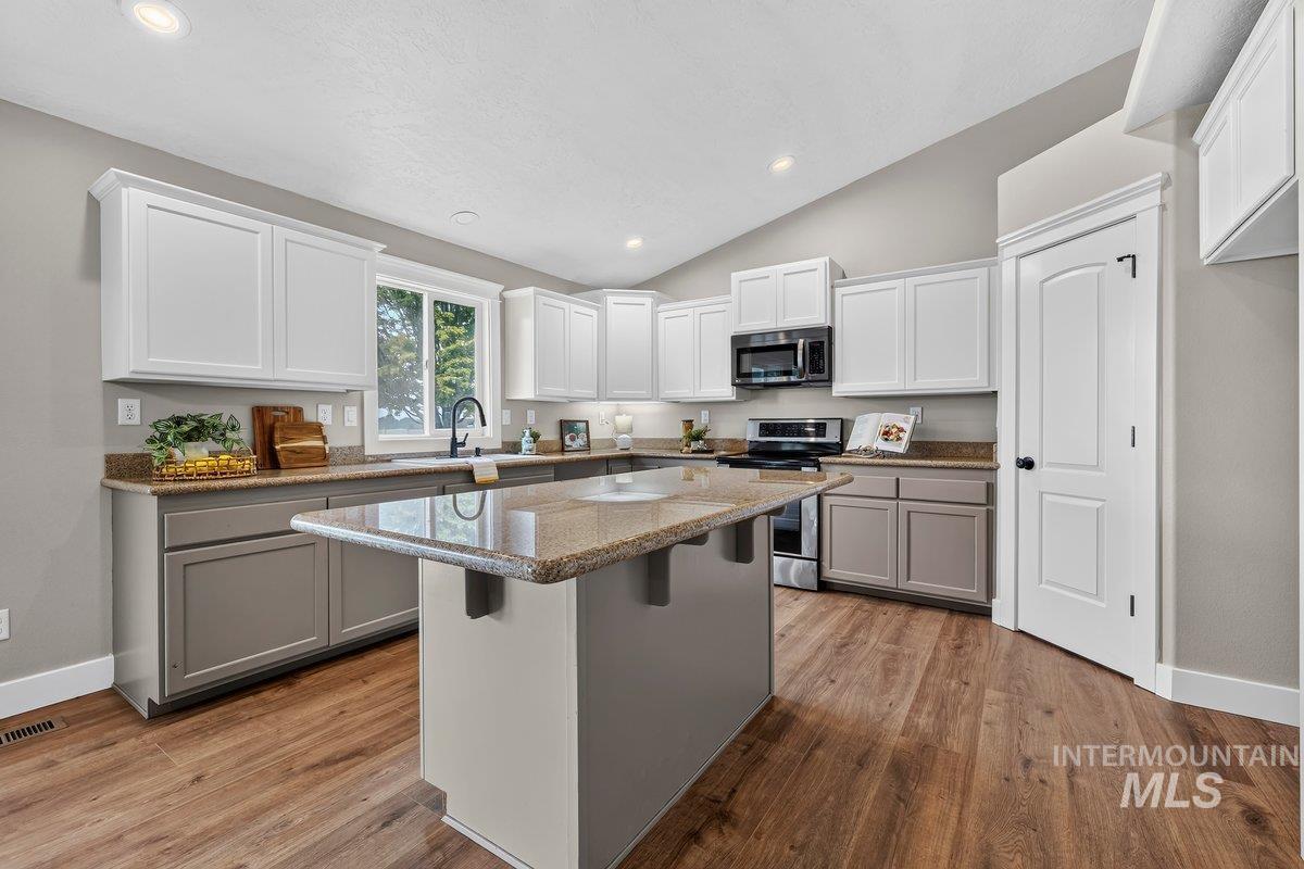 3597 S Capulet Way, Meridian, Idaho 83642, 4 Bedrooms, 2.5 Bathrooms, Residential For Sale, Price $659,900, 98994063