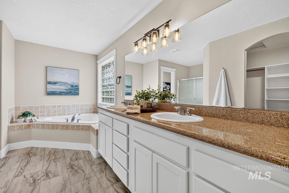 3597 S Capulet Way, Meridian, Idaho 83642, 4 Bedrooms, 2.5 Bathrooms, Residential For Sale, Price $659,900, 98994063