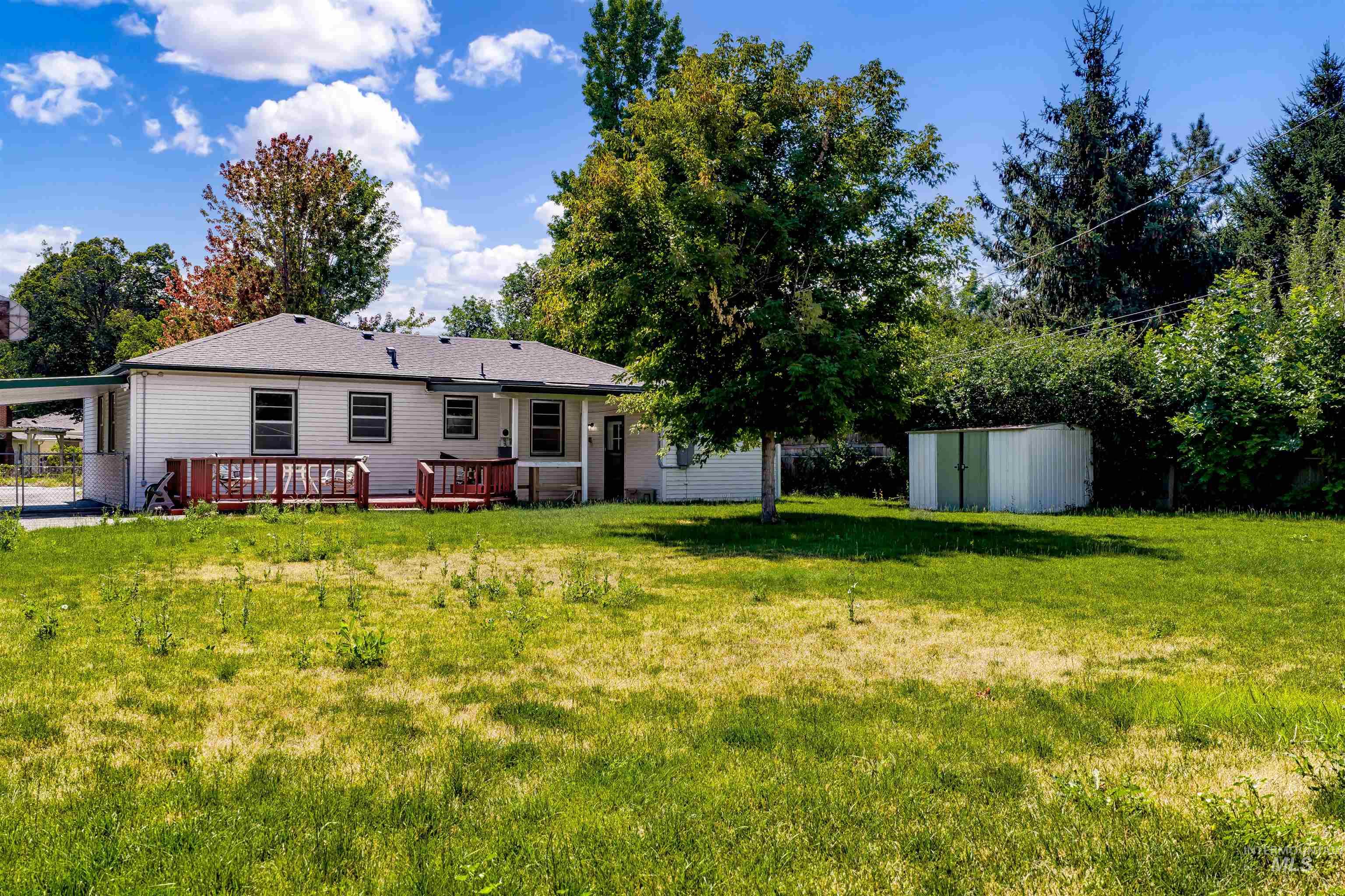 611 N Riverview Dr, Boise, Idaho 83712, 5 Bedrooms, 2 Bathrooms, Residential For Sale, Price $865,000,MLS 98994074