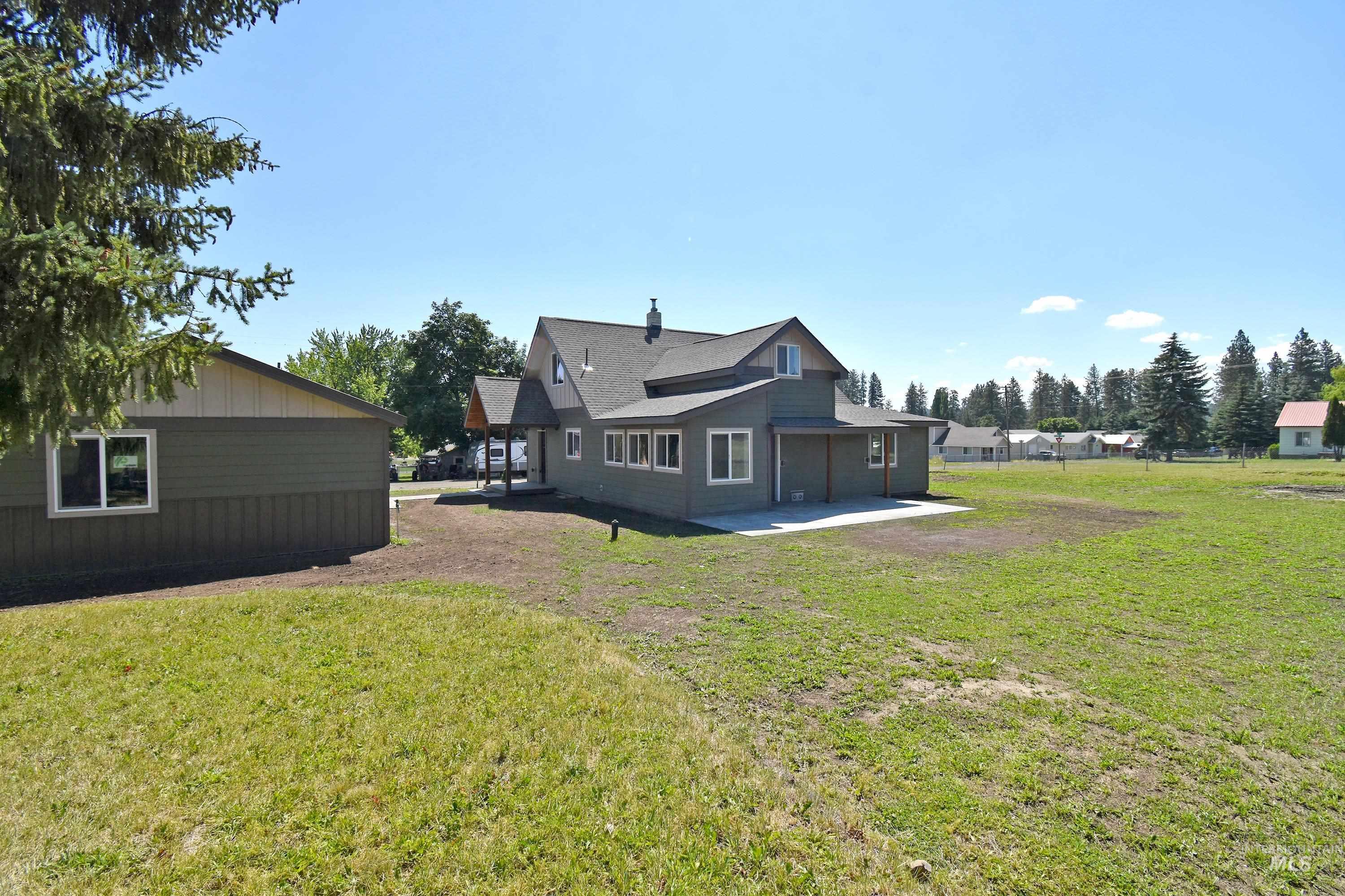 413 Ellis Avenue, Winchester, Idaho 83555, 4 Bedrooms, 2 Bathrooms, Residential For Sale, Price $389,000,MLS 98994077