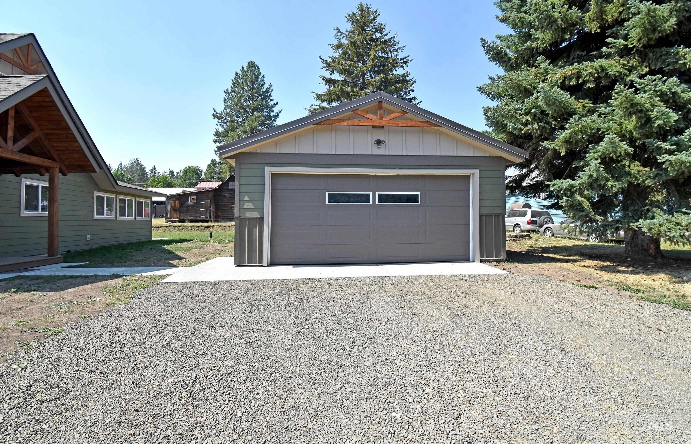 413 Ellis Avenue, Winchester, Idaho 83555, 4 Bedrooms, 2 Bathrooms, Residential For Sale, Price $389,000, 98994077