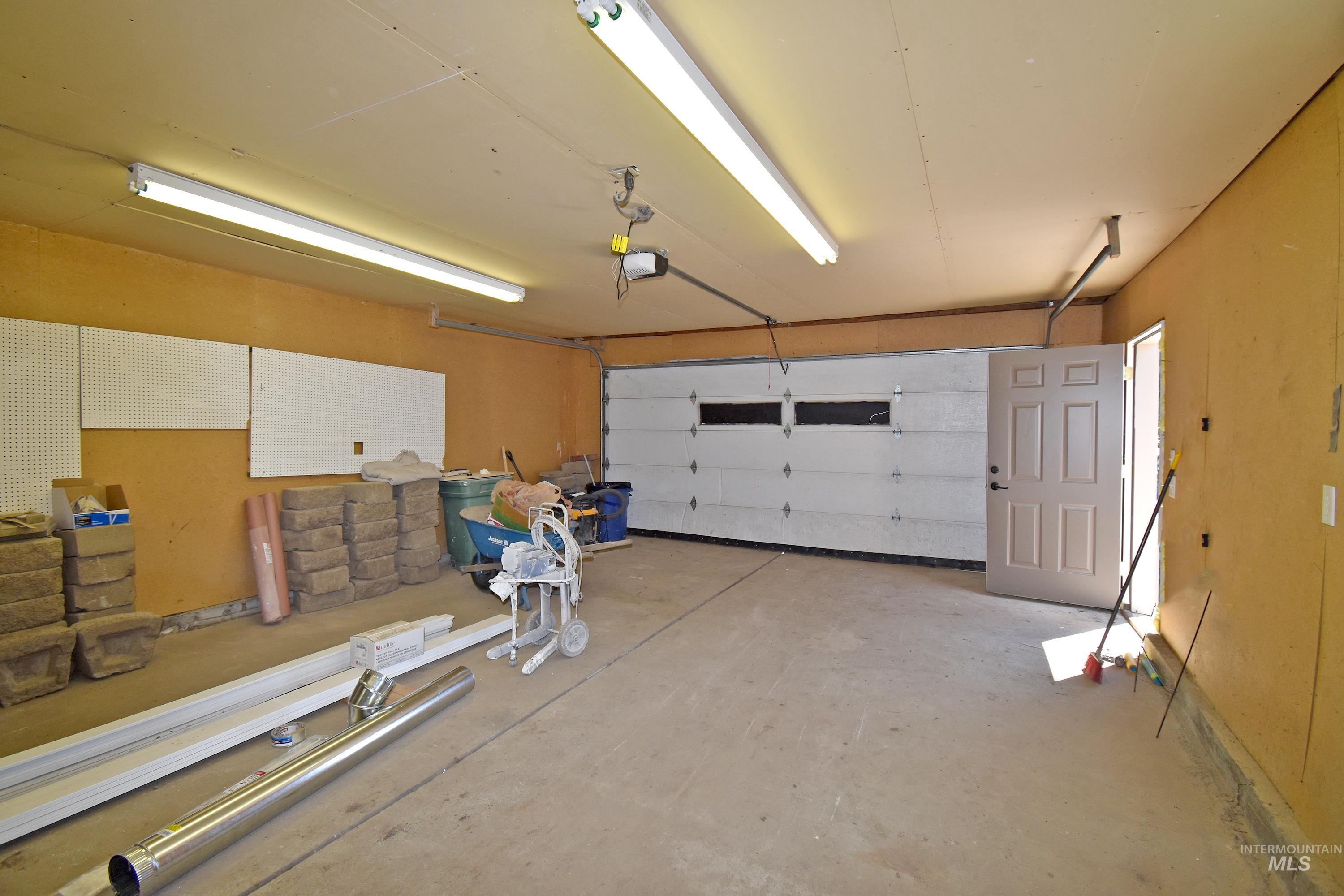 413 Ellis Avenue, Winchester, Idaho 83555, 4 Bedrooms, 2 Bathrooms, Residential For Sale, Price $389,000,MLS 98994077