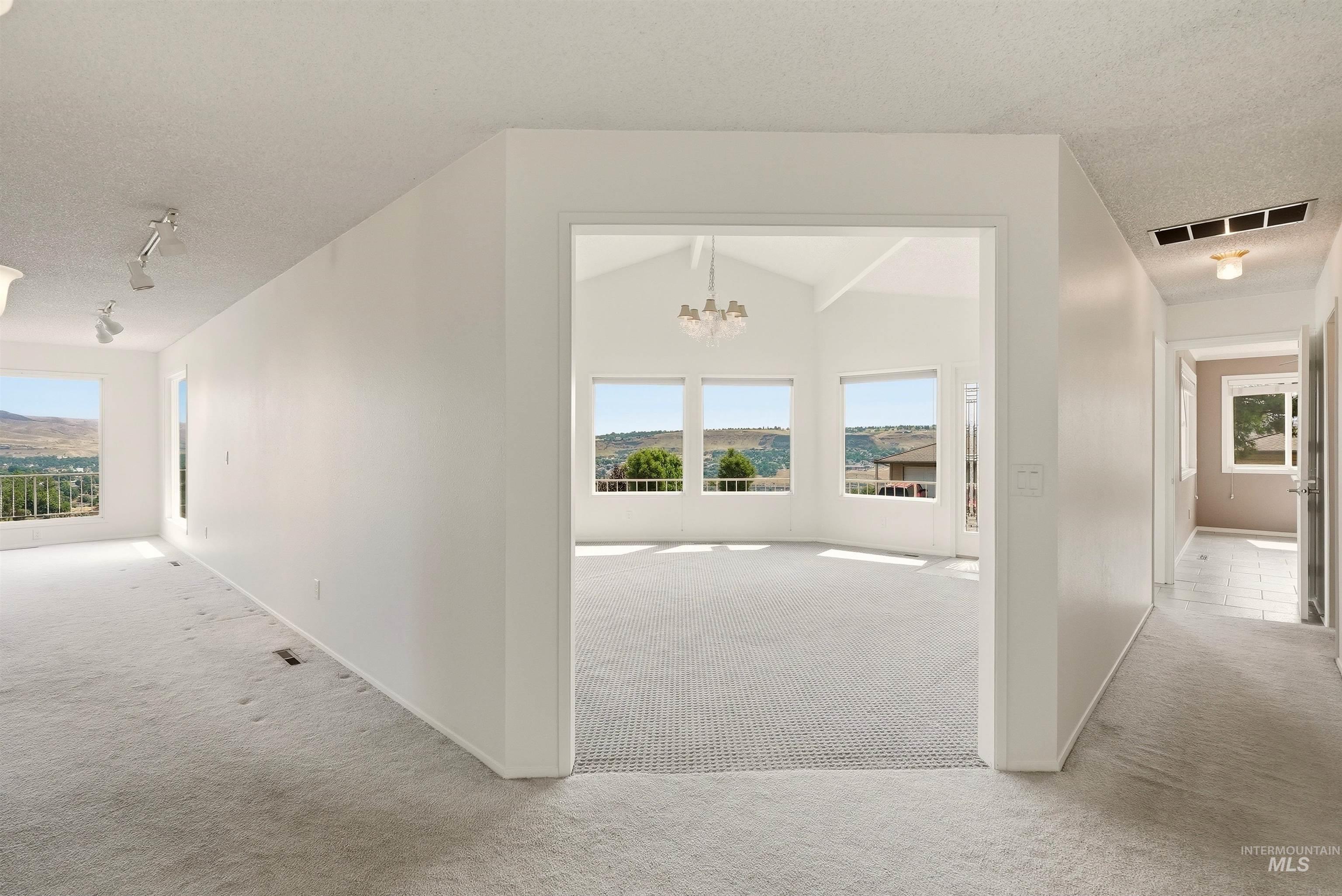 2624 Grandview Drive, Clarkston, Washington 99403, 4 Bedrooms, 3 Bathrooms, Residential For Sale, Price $849,000,MLS 98994083