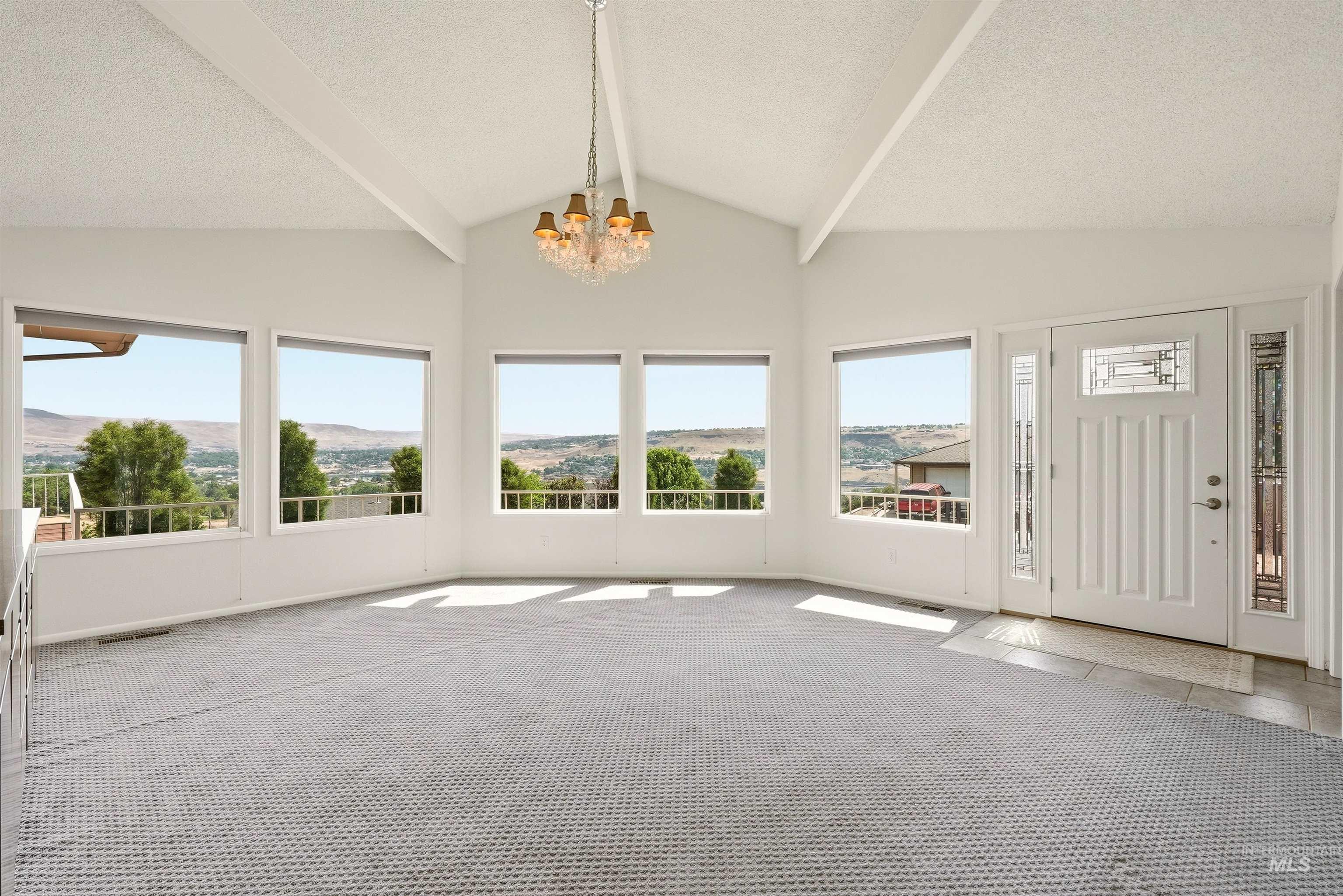 2624 Grandview Drive, Clarkston, Washington 99403, 4 Bedrooms, 3 Bathrooms, Residential For Sale, Price $849,000,MLS 98994083