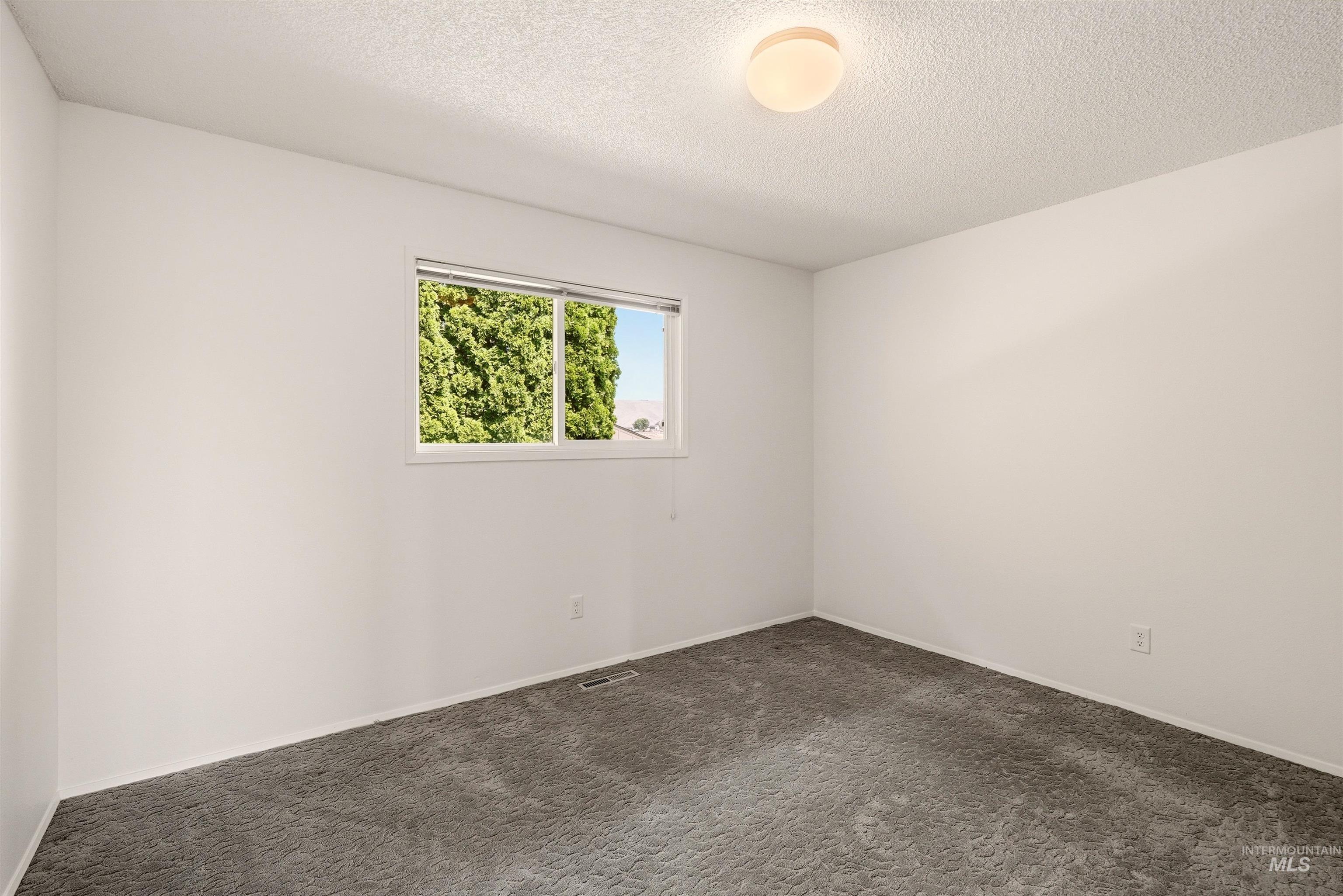 2624 Grandview Drive, Clarkston, Washington 99403, 4 Bedrooms, 3 Bathrooms, Residential For Sale, Price $849,000,MLS 98994083