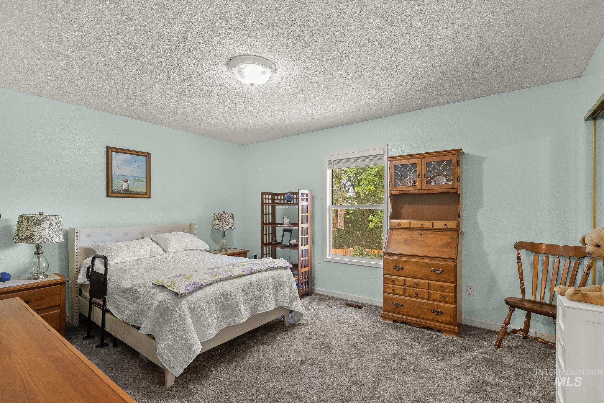 2390 Rolling Hills Dr, Clarkston, Washington 99403, 5 Bedrooms, 2 Bathrooms, Residential For Sale, Price $415,000,MLS 98994088