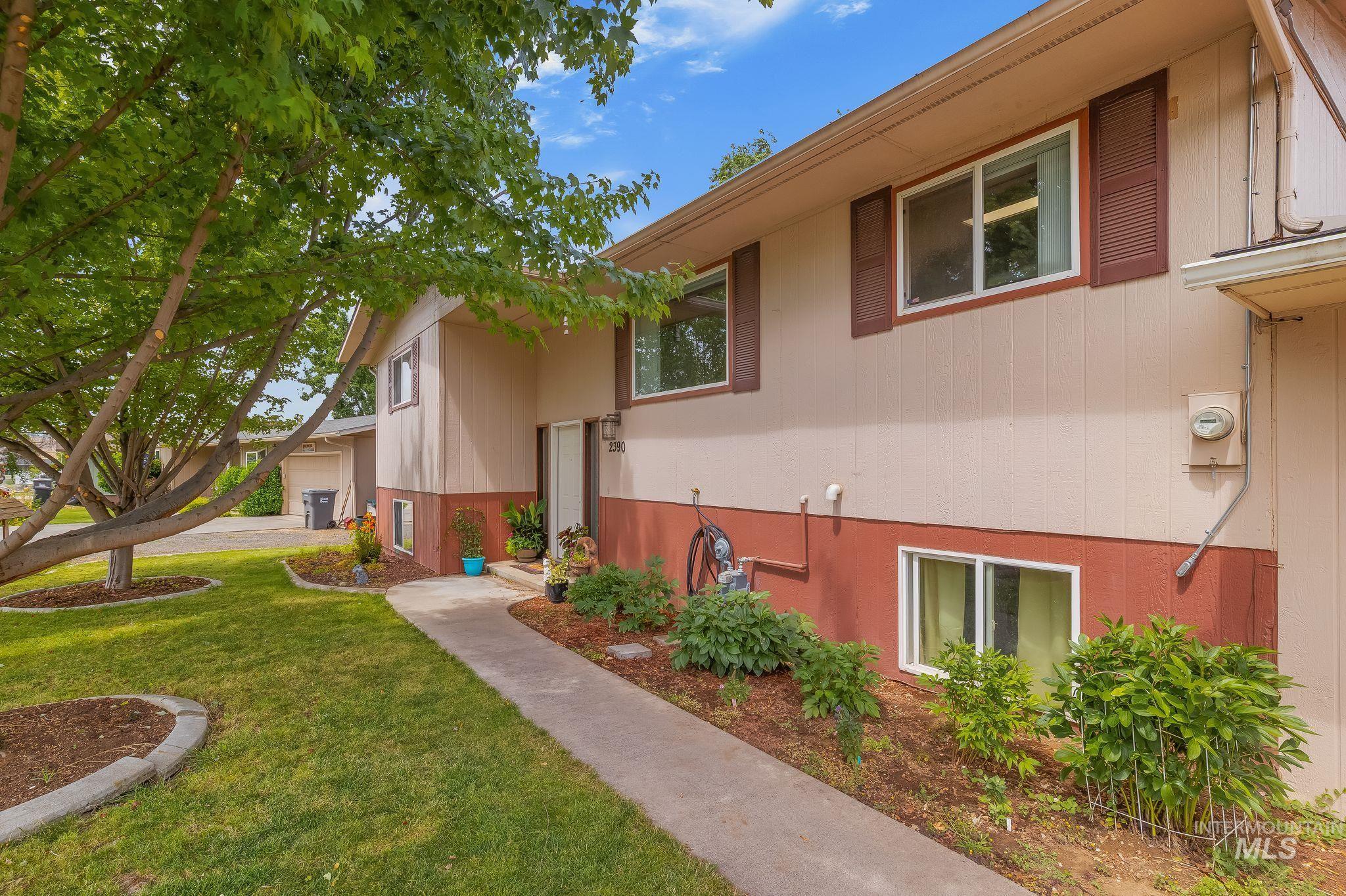 2390 Rolling Hills Dr, Clarkston, Washington 99403, 5 Bedrooms, 2 Bathrooms, Residential For Sale, Price $415,000,MLS 98994088