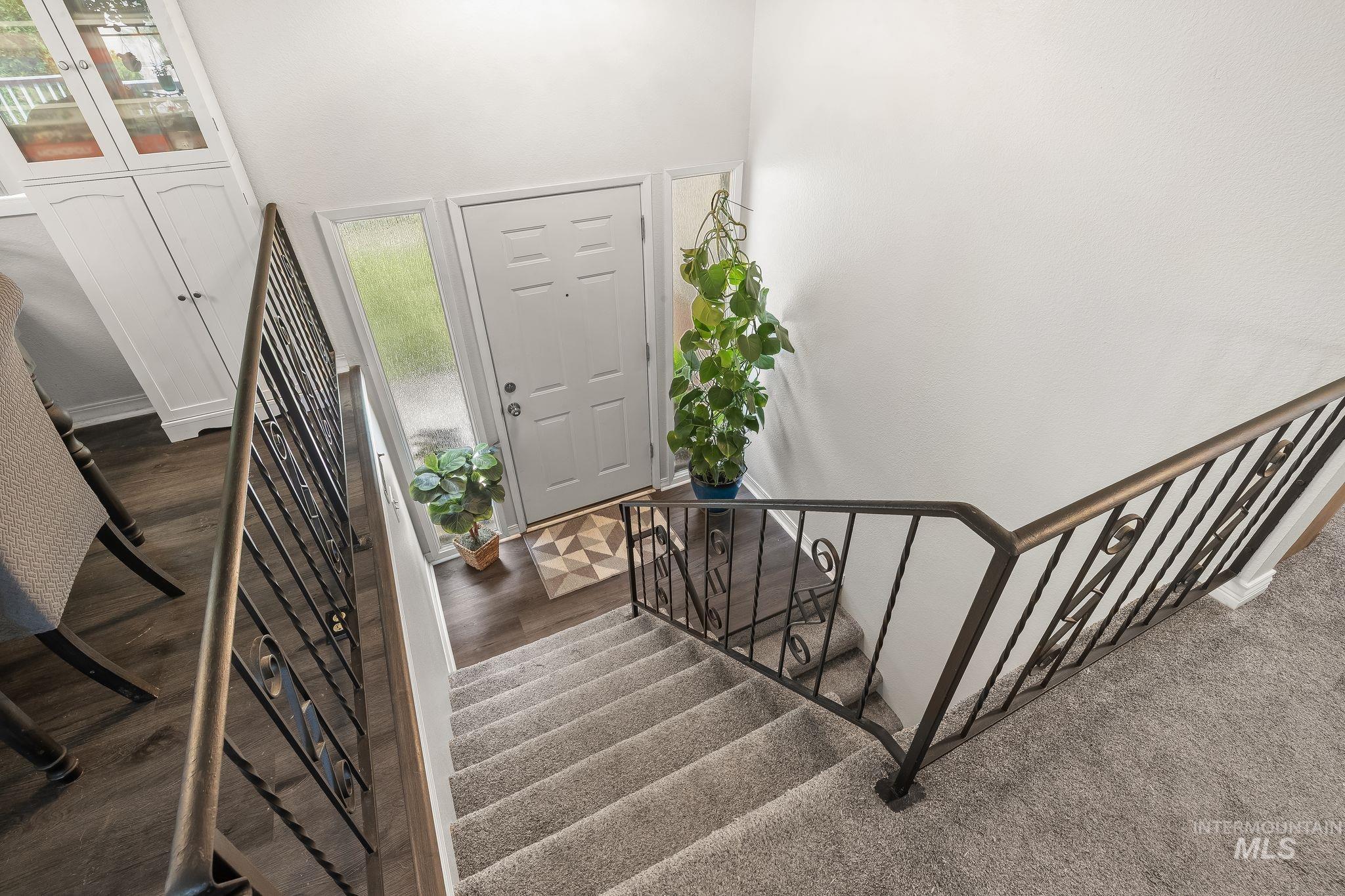 2390 Rolling Hills Dr, Clarkston, Washington 99403, 5 Bedrooms, 2 Bathrooms, Residential For Sale, Price $415,000,MLS 98994088