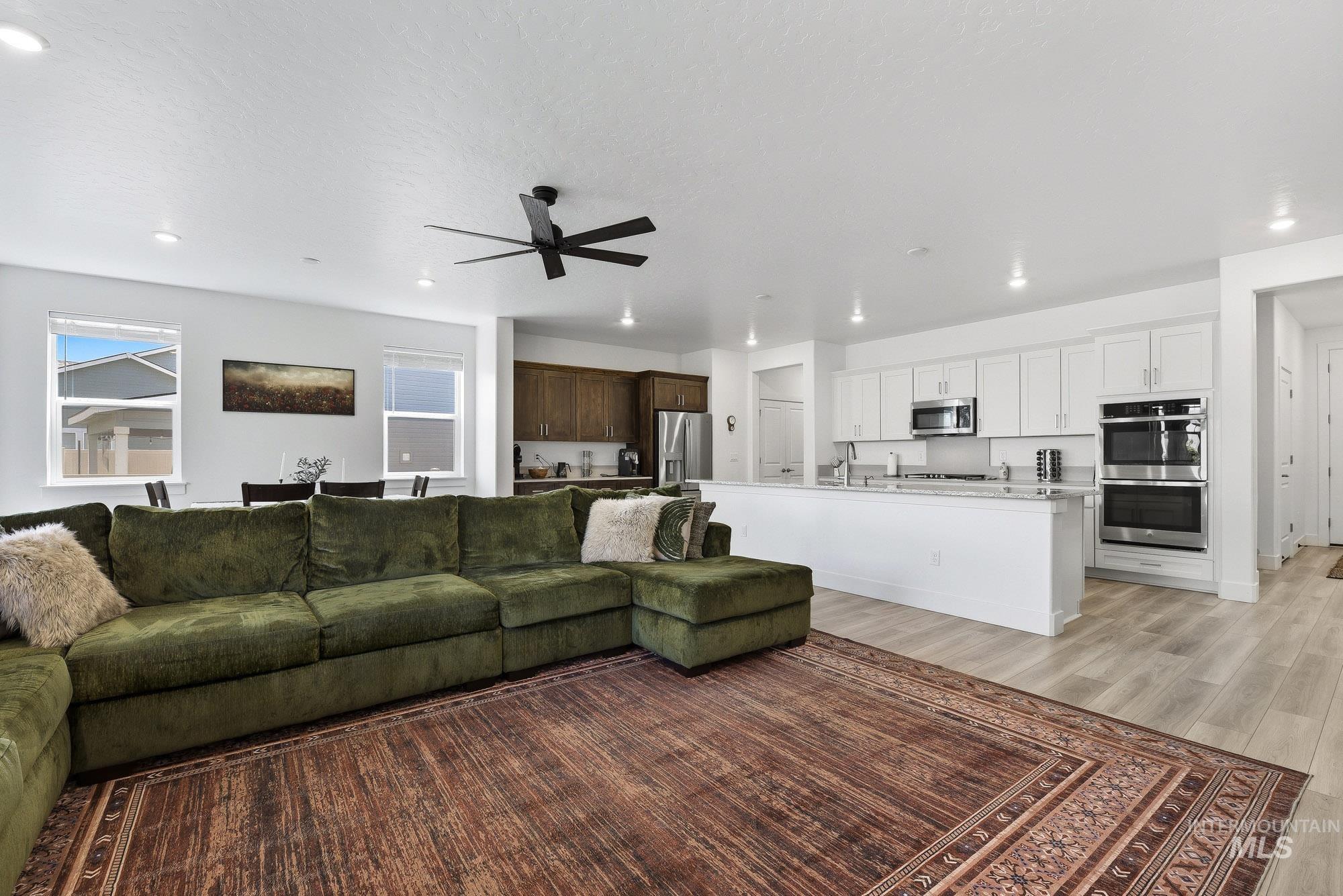 11390 Aspen Hill Dr, Caldwell, Idaho 83605, 5 Bedrooms, 4.5 Bathrooms, Residential For Sale, Price $684,900,MLS 98994096