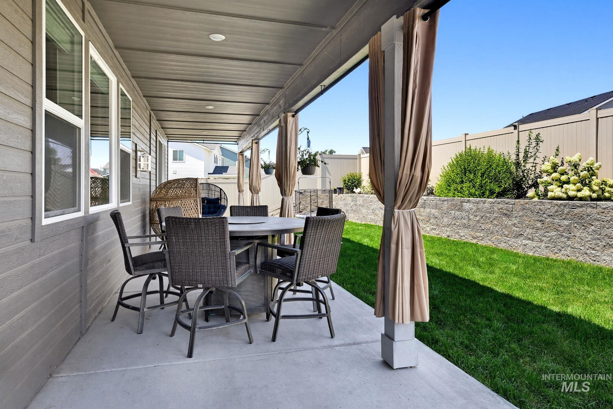 11390 Aspen Hill Dr, Caldwell, Idaho 83605, 5 Bedrooms, 4.5 Bathrooms, Residential For Sale, Price $684,900,MLS 98994096