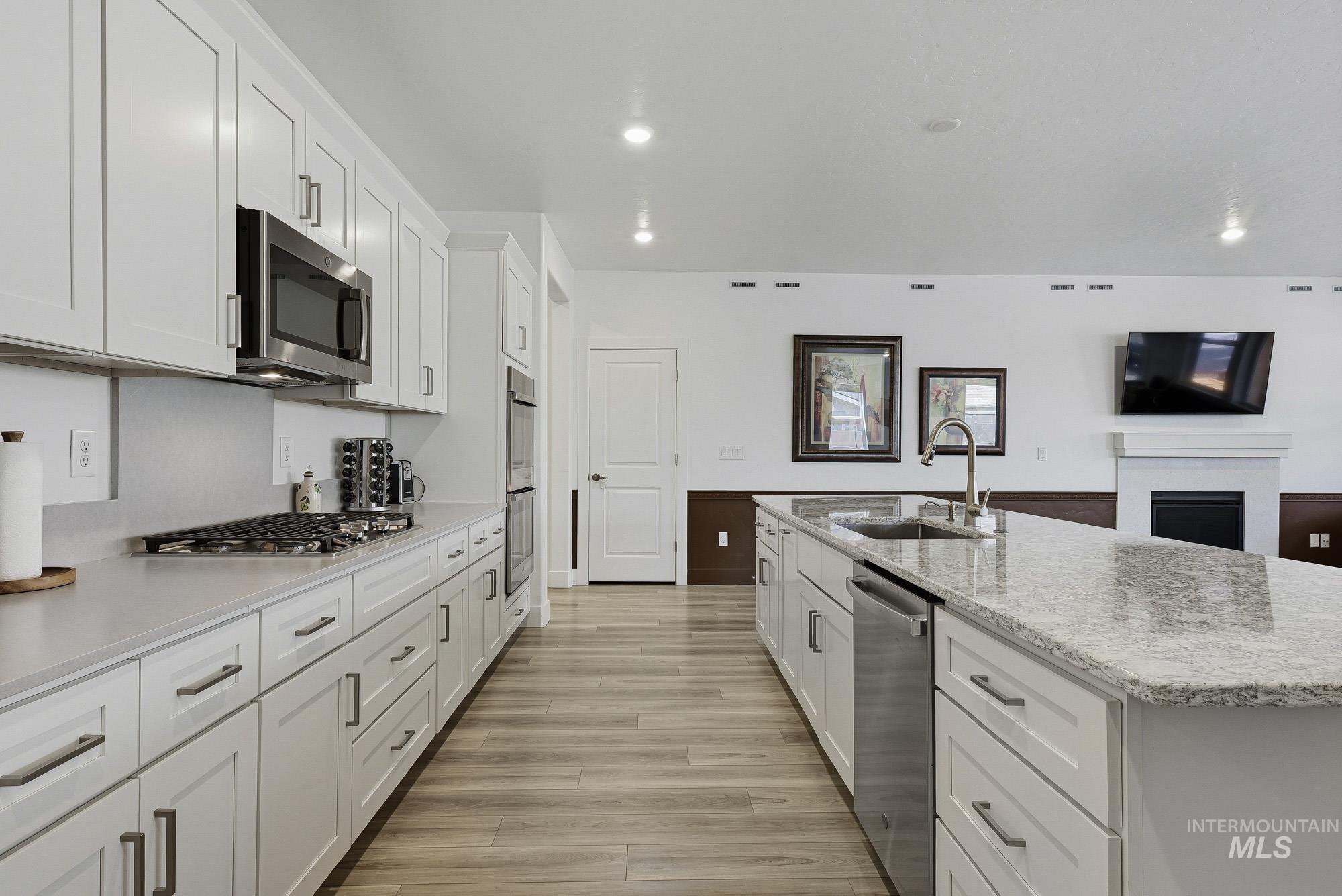 11390 Aspen Hill Dr, Caldwell, Idaho 83605, 5 Bedrooms, 4.5 Bathrooms, Residential For Sale, Price $684,900,MLS 98994096