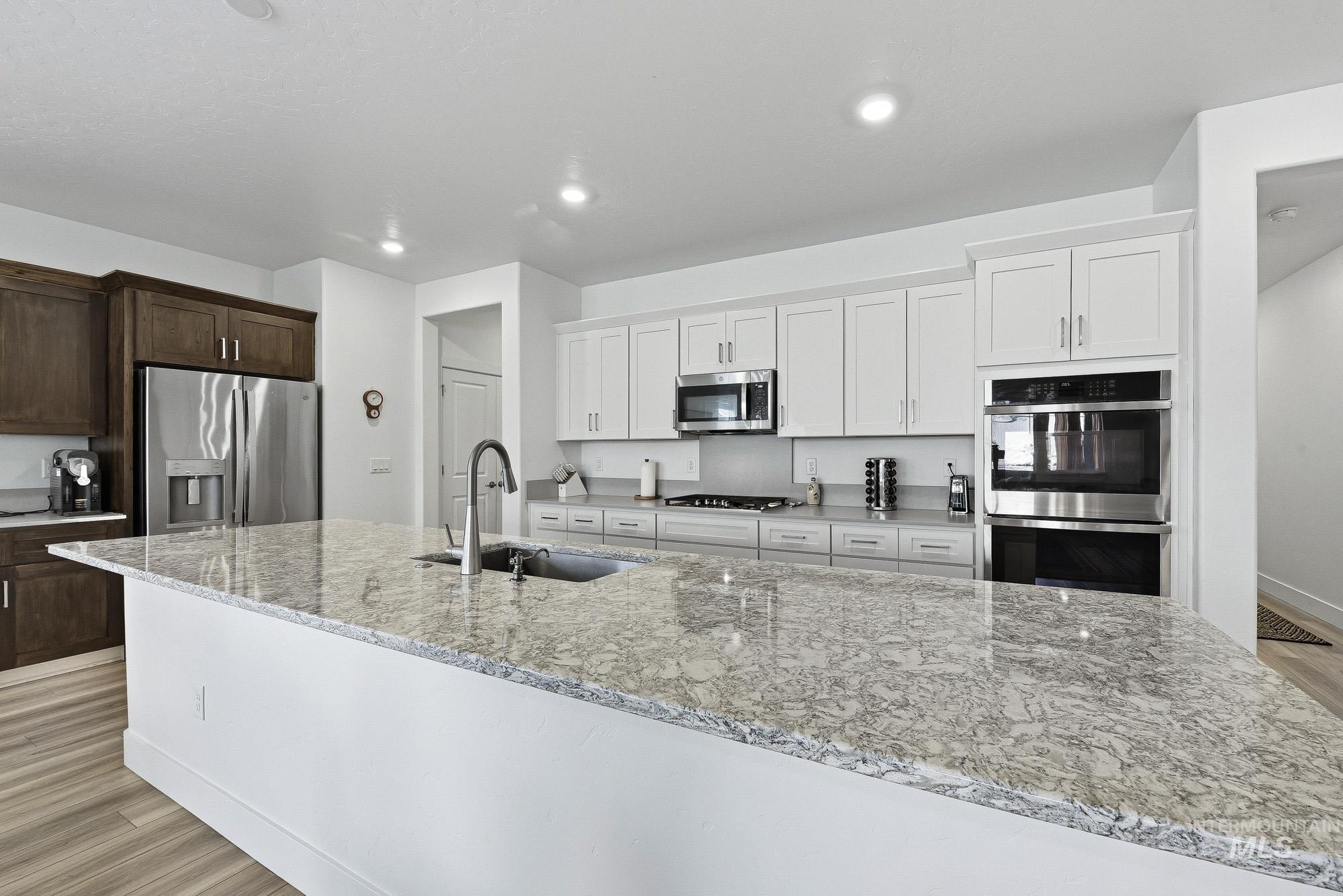 11390 Aspen Hill Dr, Caldwell, Idaho 83605, 5 Bedrooms, 4.5 Bathrooms, Residential For Sale, Price $684,900,MLS 98994096