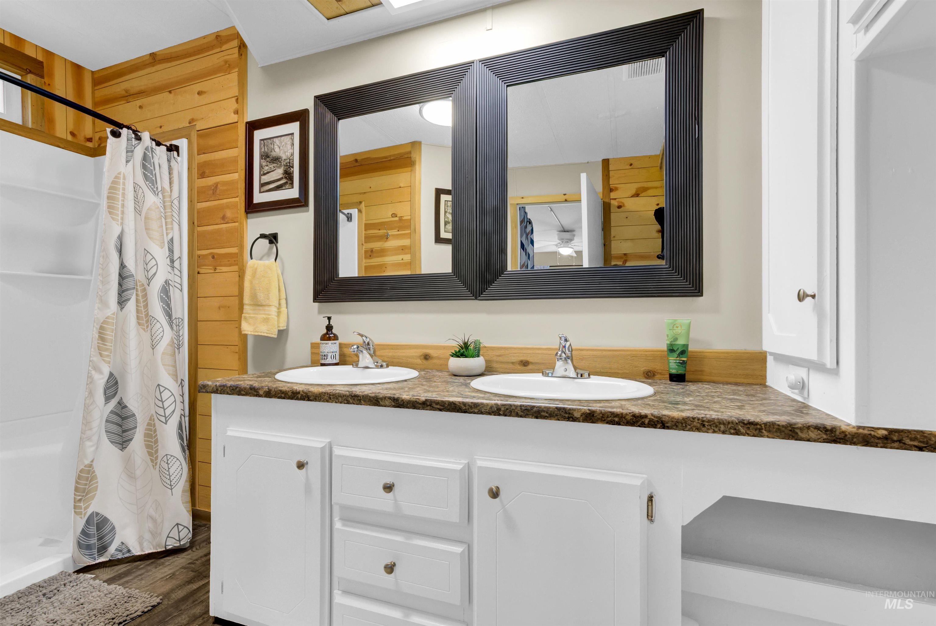 191 Bear Wallow, Cascade, Idaho 83611, 3 Bedrooms, 2 Bathrooms, Residential For Sale, Price $454,900,MLS 98994097