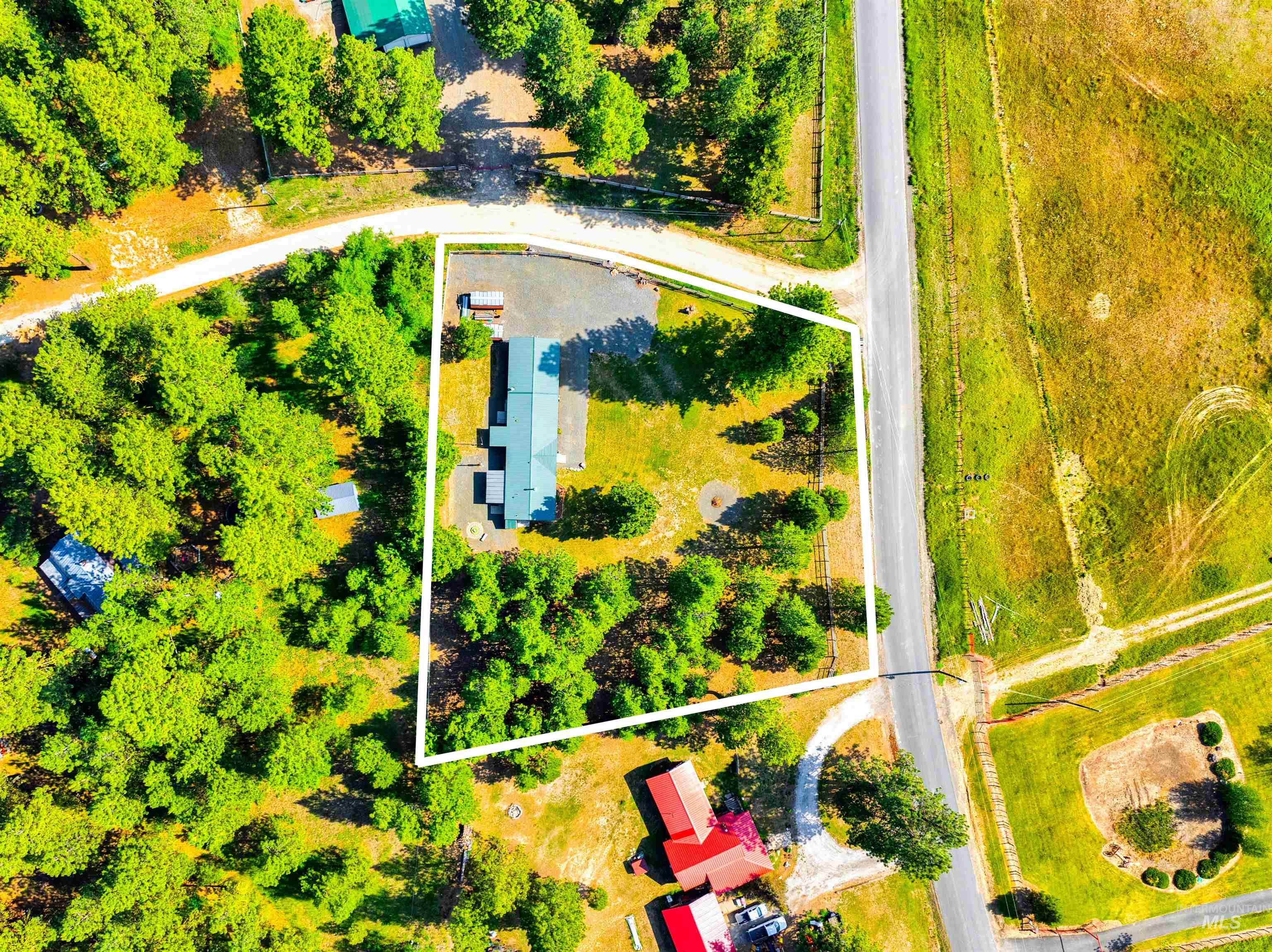 191 Bear Wallow, Cascade, Idaho 83611, 3 Bedrooms, 2 Bathrooms, Residential For Sale, Price $454,900,MLS 98994097