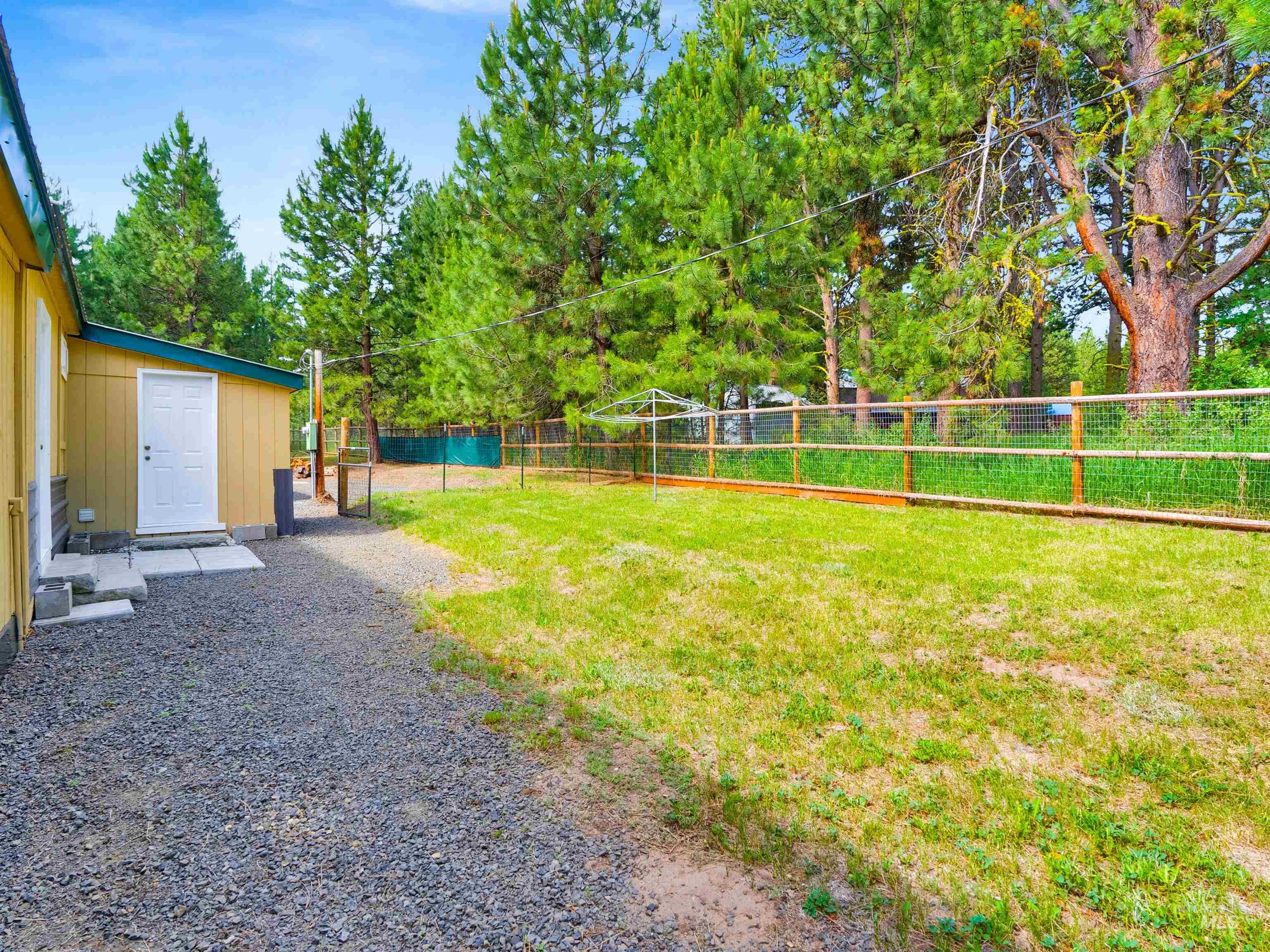 191 Bear Wallow, Cascade, Idaho 83611, 3 Bedrooms, 2 Bathrooms, Residential For Sale, Price $454,900,MLS 98994097