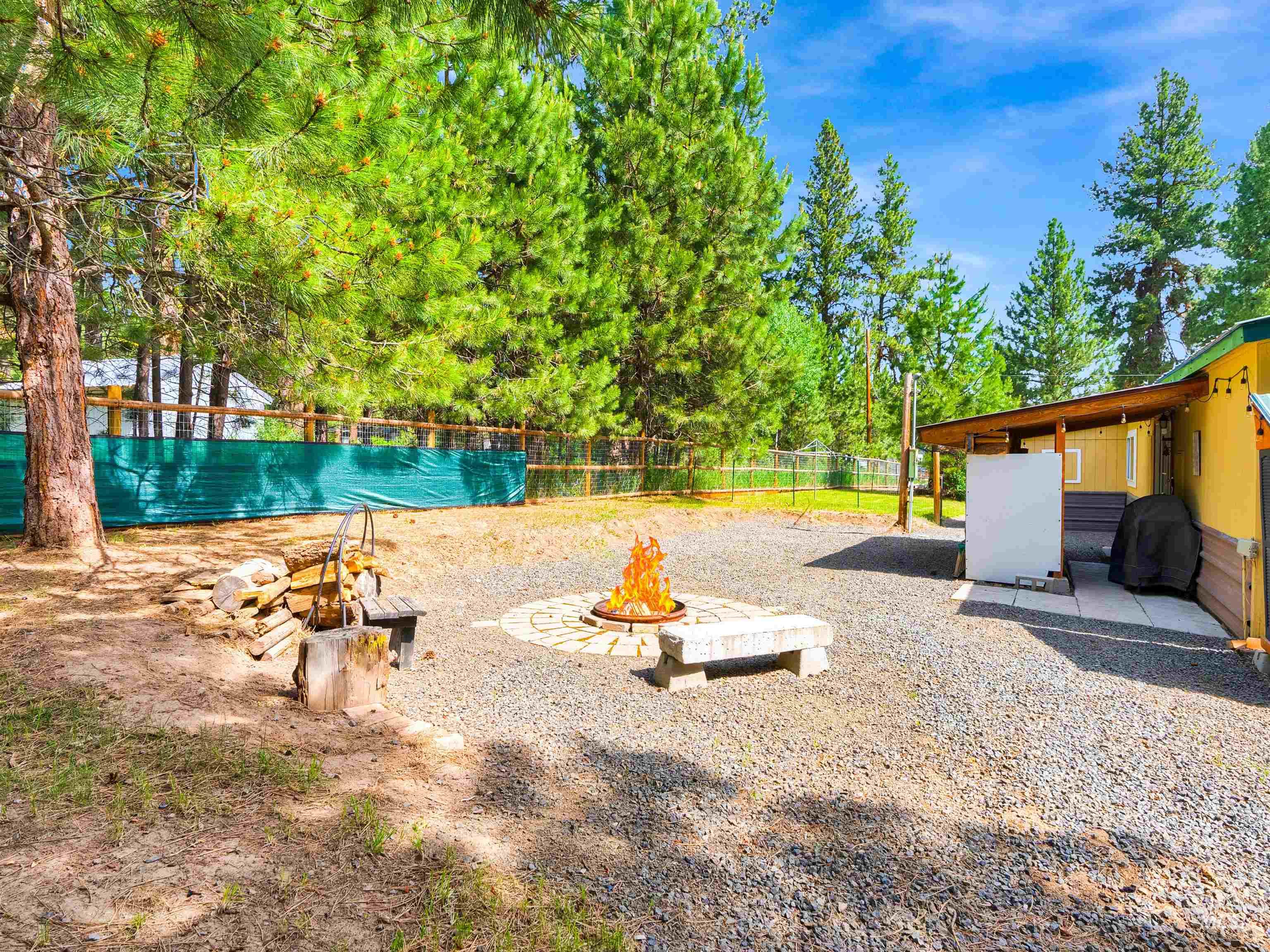 191 Bear Wallow, Cascade, Idaho 83611, 3 Bedrooms, 2 Bathrooms, Residential For Sale, Price $454,900,MLS 98994097
