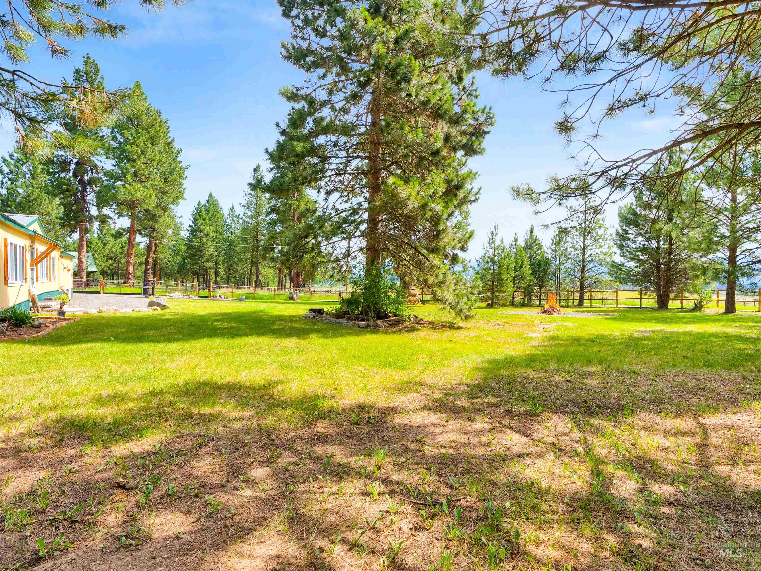 191 Bear Wallow, Cascade, Idaho 83611, 3 Bedrooms, 2 Bathrooms, Residential For Sale, Price $454,900,MLS 98994097