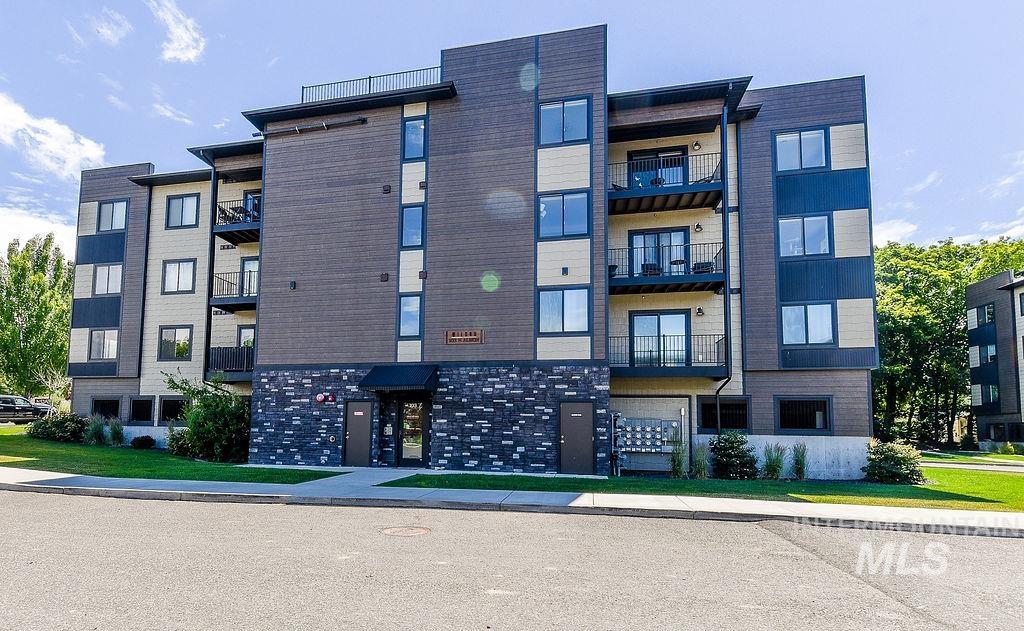 103 N Almon #102, Moscow, Idaho 83843, 3 Bedrooms, 2 Bathrooms, Residential For Sale, Price $449,000,MLS 98994104