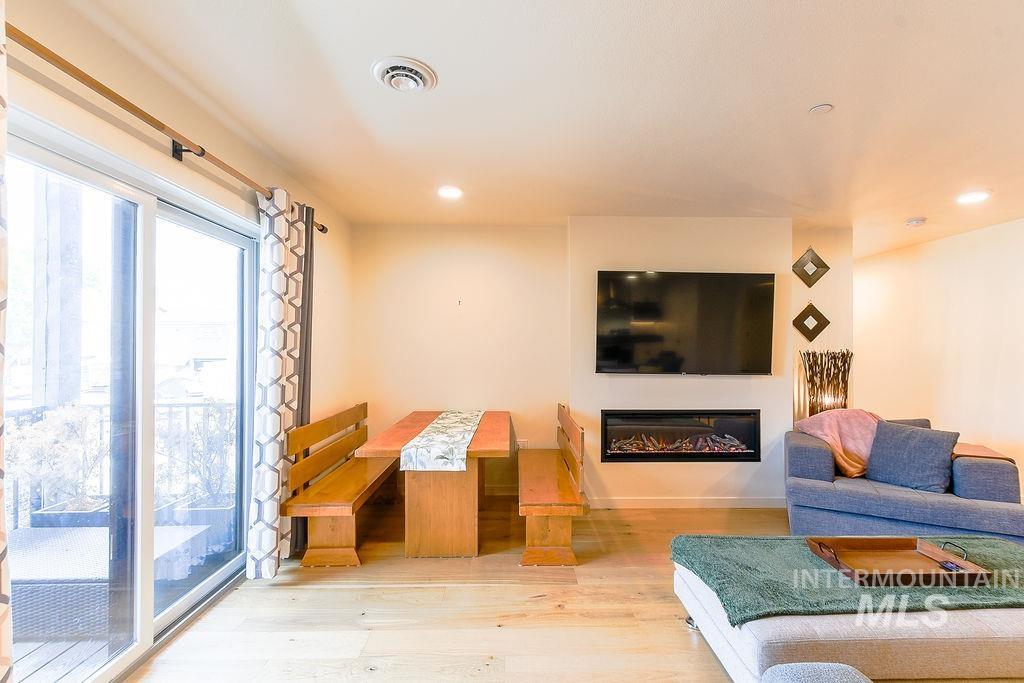 103 N Almon #102, Moscow, Idaho 83843, 3 Bedrooms, 2 Bathrooms, Residential For Sale, Price $449,000,MLS 98994104