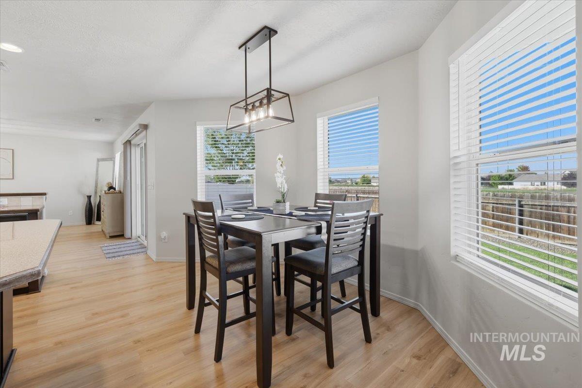 11715 Jump Creek Dr, Caldwell, Idaho 83605, 3 Bedrooms, 2.5 Bathrooms, Residential For Sale, Price $446,900,MLS 98994108