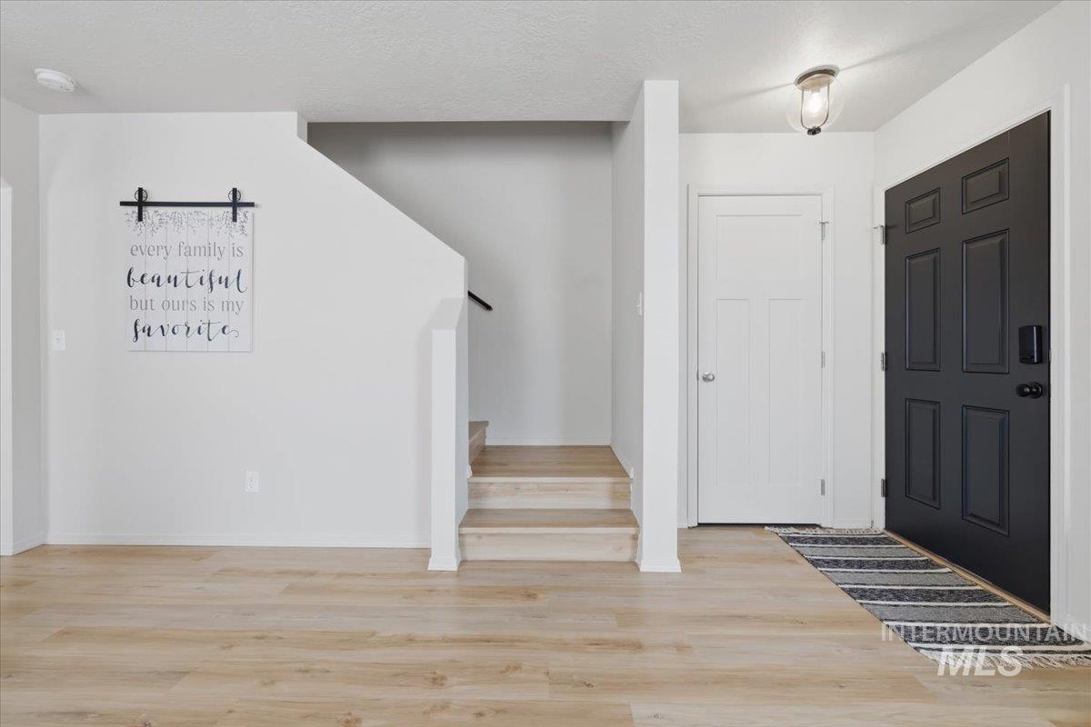 11715 Jump Creek Dr, Caldwell, Idaho 83605, 3 Bedrooms, 2.5 Bathrooms, Residential For Sale, Price $446,900,MLS 98994108