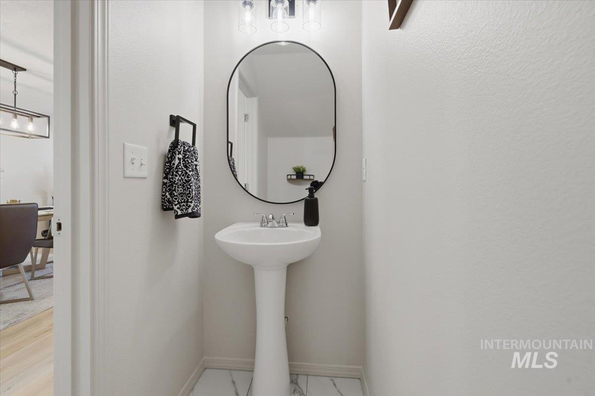 11715 Jump Creek Dr, Caldwell, Idaho 83605, 3 Bedrooms, 2.5 Bathrooms, Residential For Sale, Price $446,900,MLS 98994108